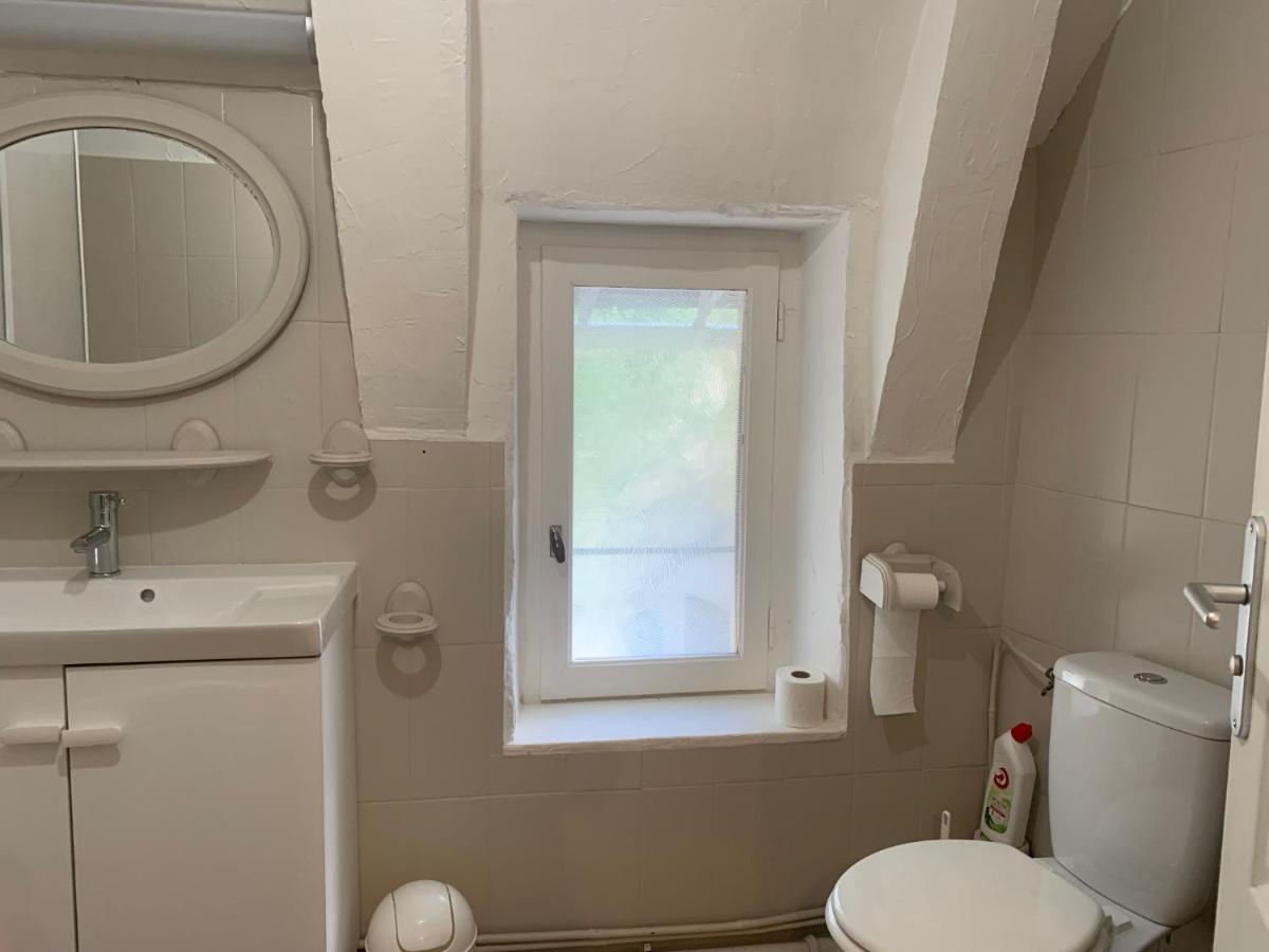 One-Bedroom Apartment - Photo 8