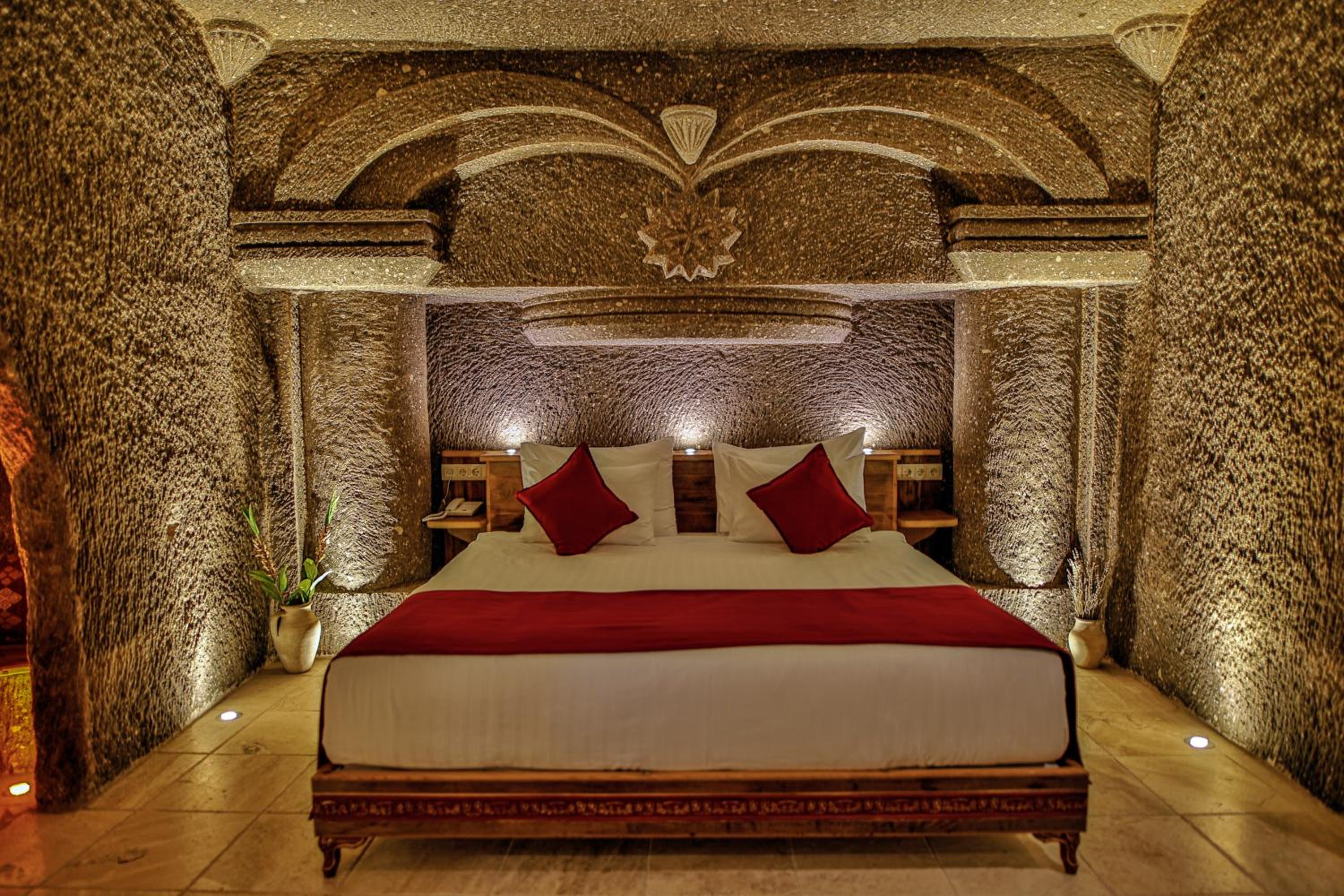 Queen Suite - Photo 12