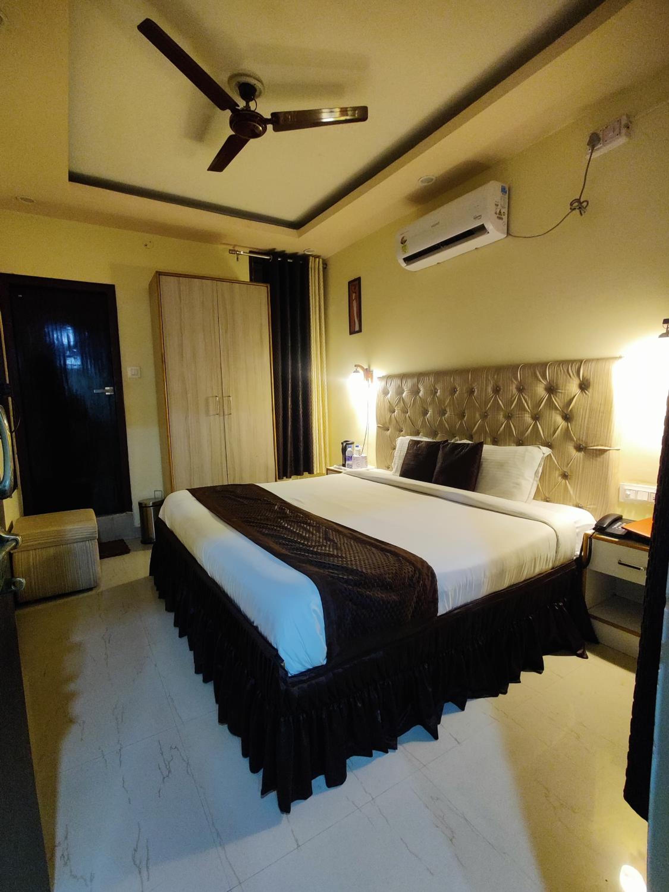 Standard Double Room photo 2
