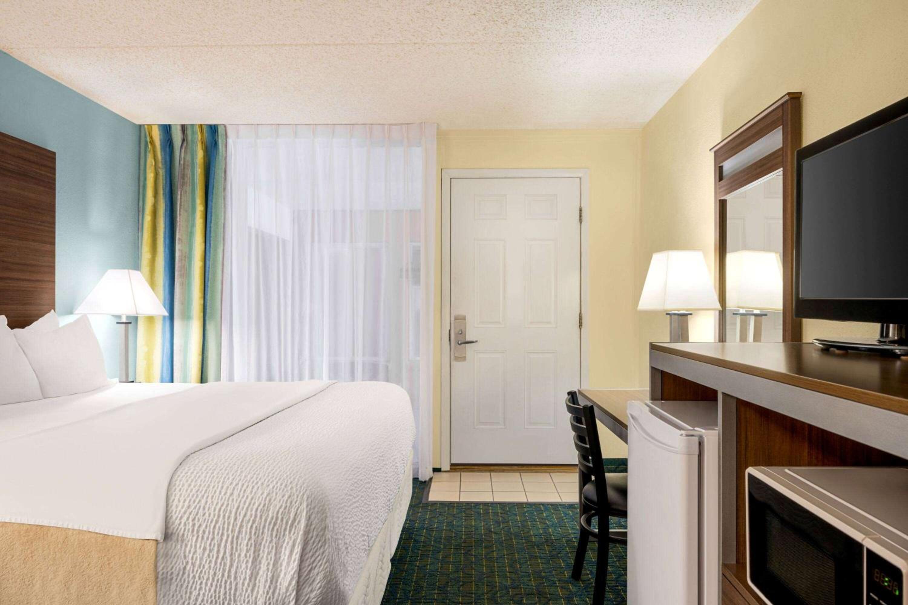 King Room - Non-Smoking photo 2