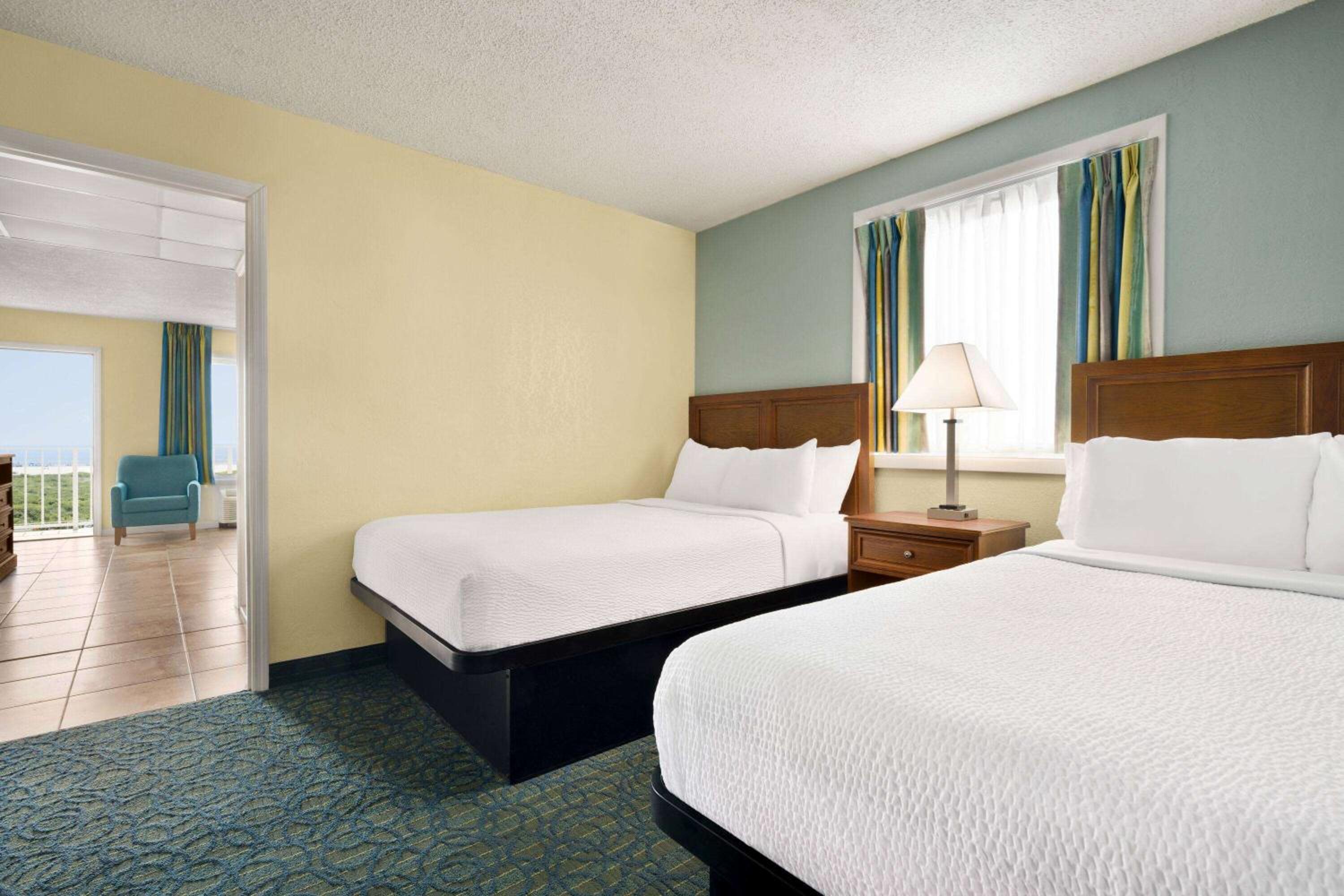 Oceanfront One-Bedroom Suite with Two Double Beds - Non-Smoking photo 2