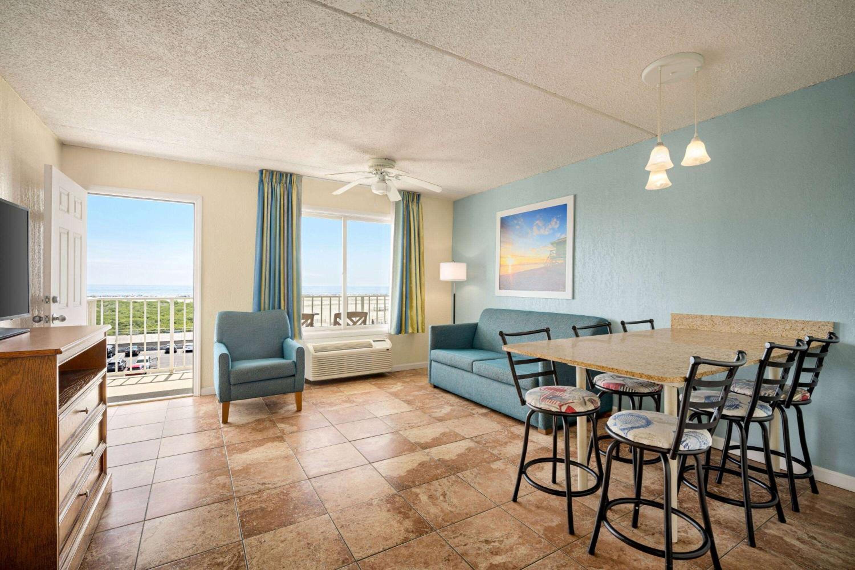 Oceanfront One-Bedroom Suite with Two Double Beds - Non-Smoking photo 1