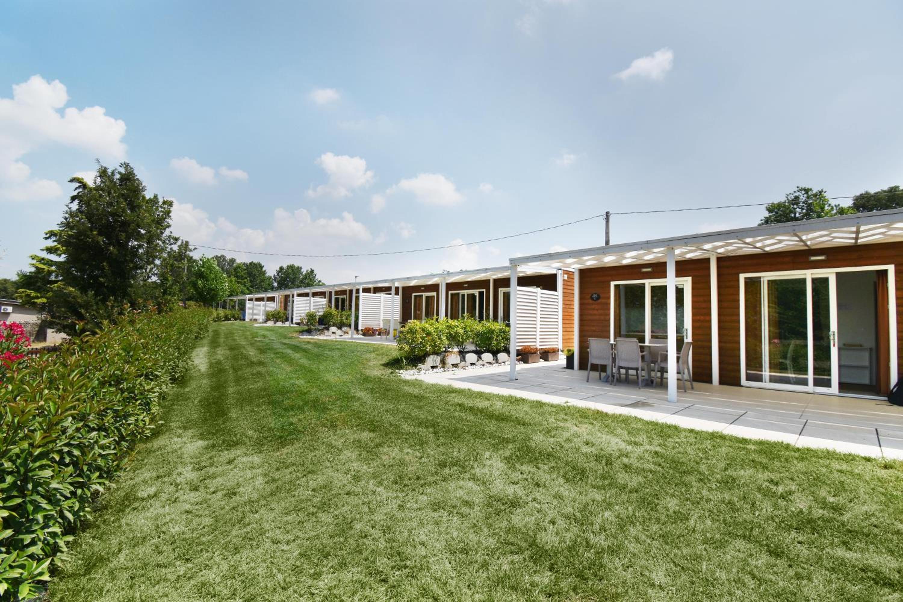 Mobile Home photo 2