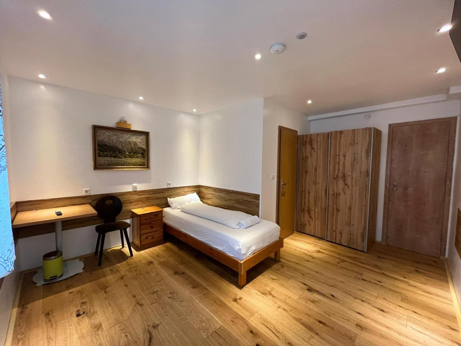 Budget Double Room photo 1