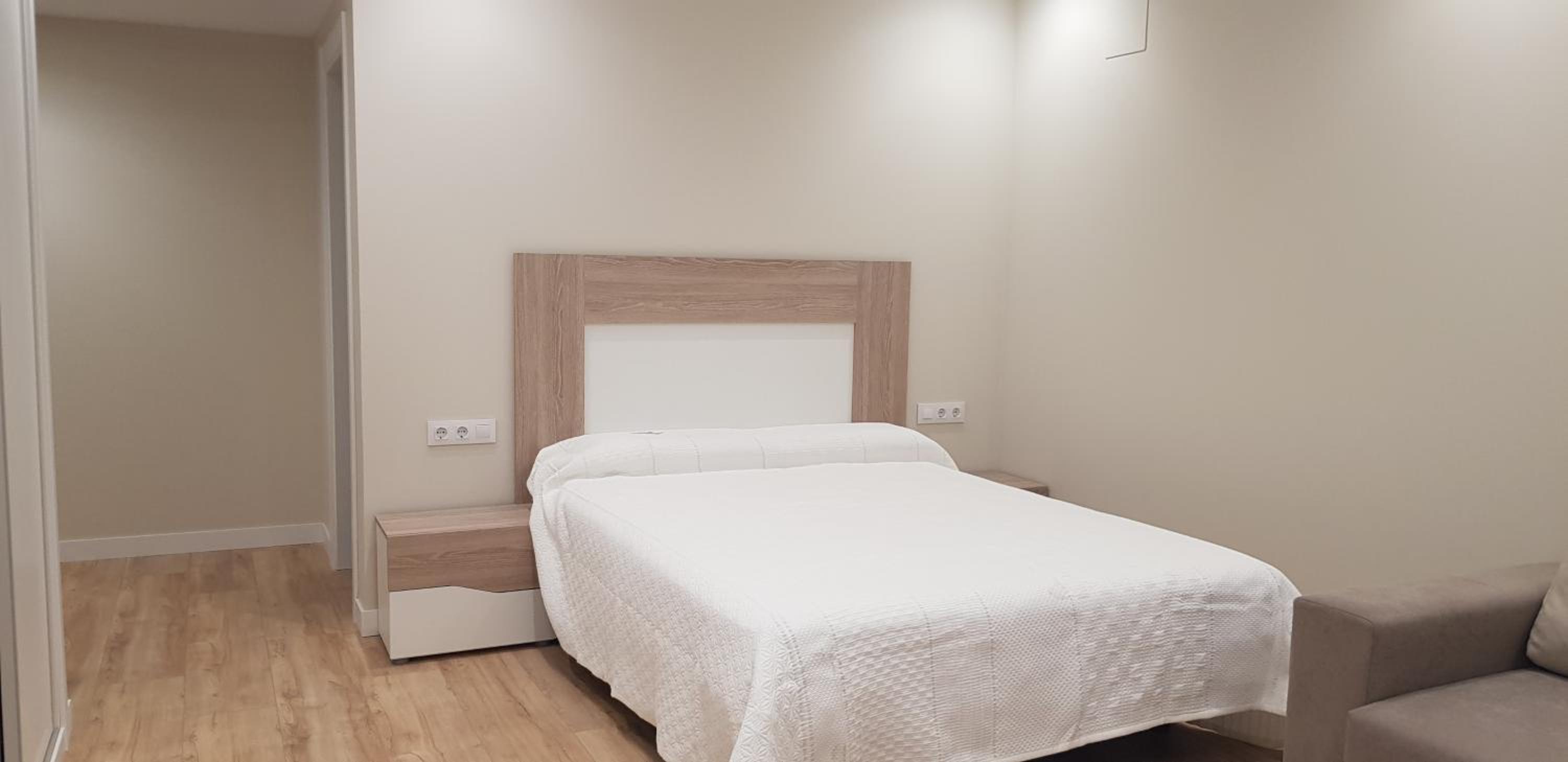 One-Bedroom Apartment photo 2