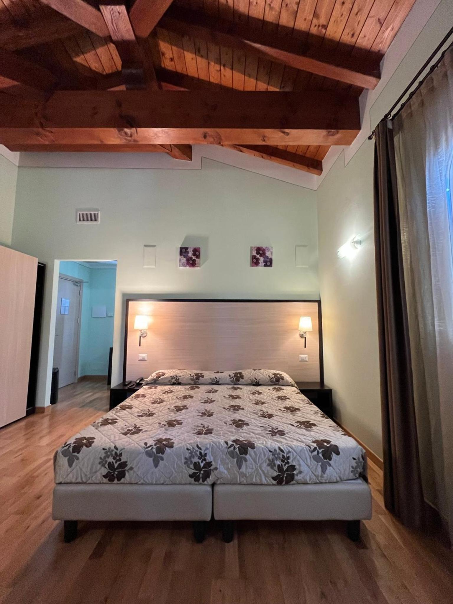 Suite photo 1