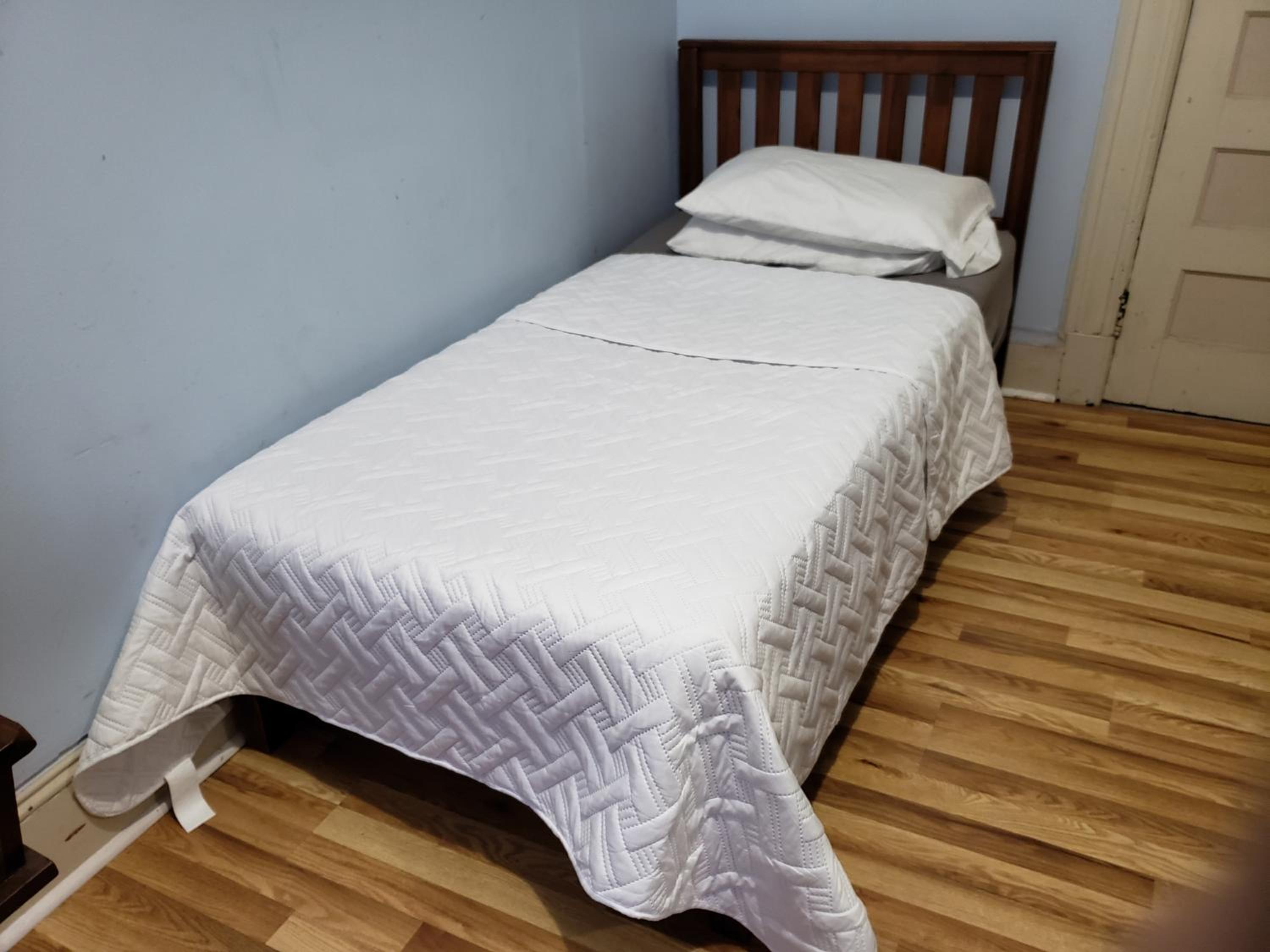 Budget Single Room photo 3
