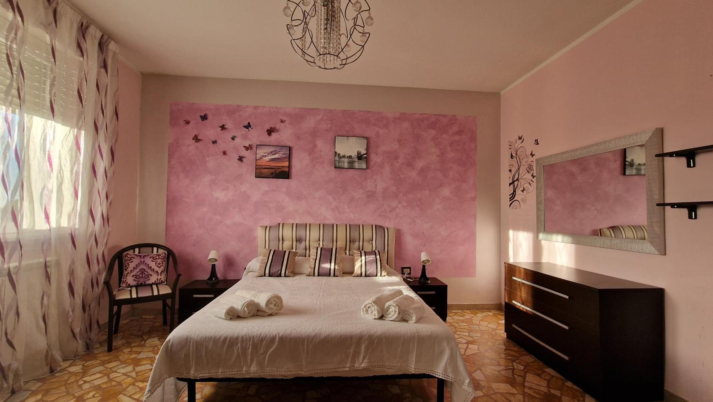 Deluxe Room with shared bathroom photo 1
