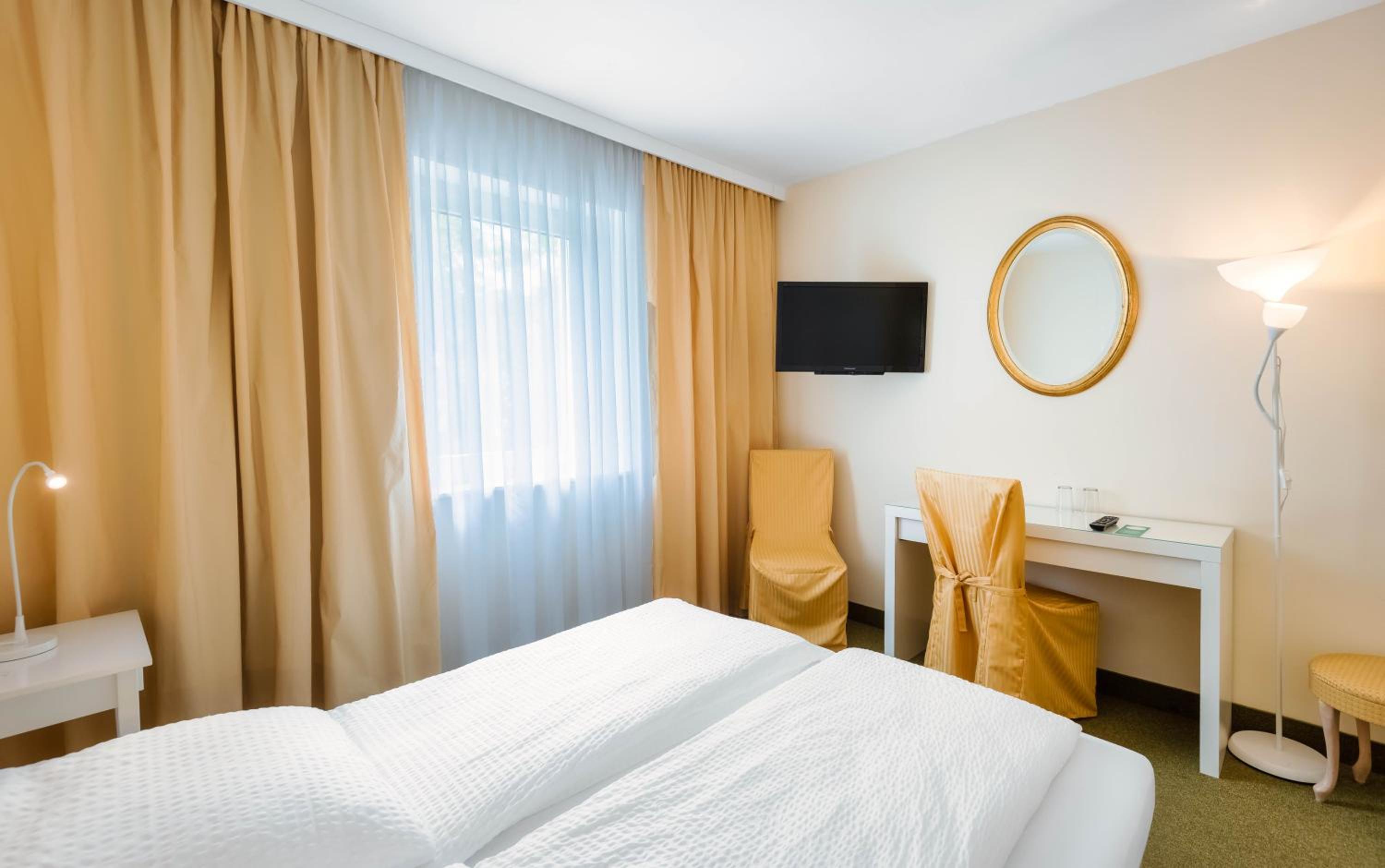 Double Room - Photo 2