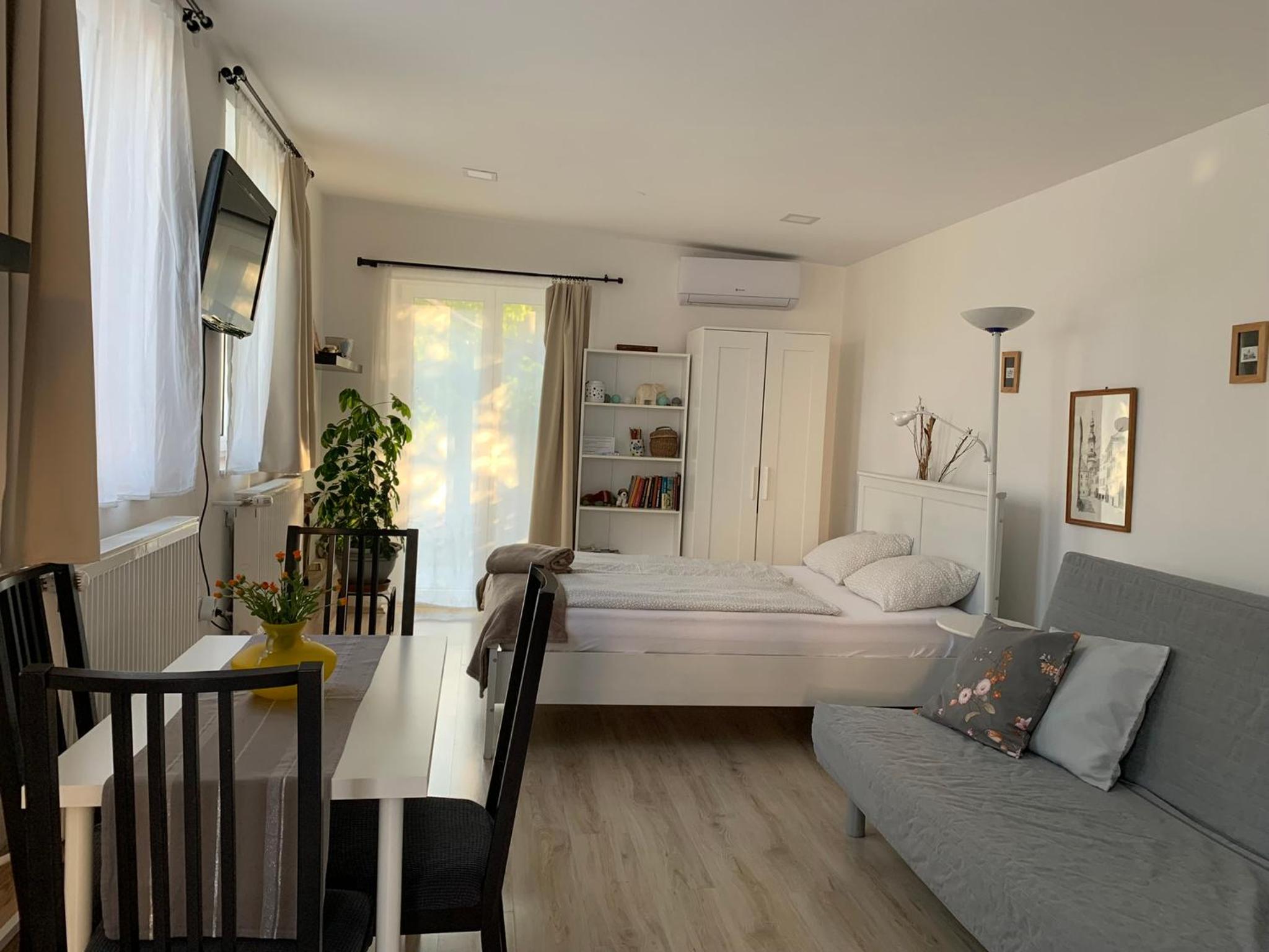 One-Bedroom Apartment - Photo 8