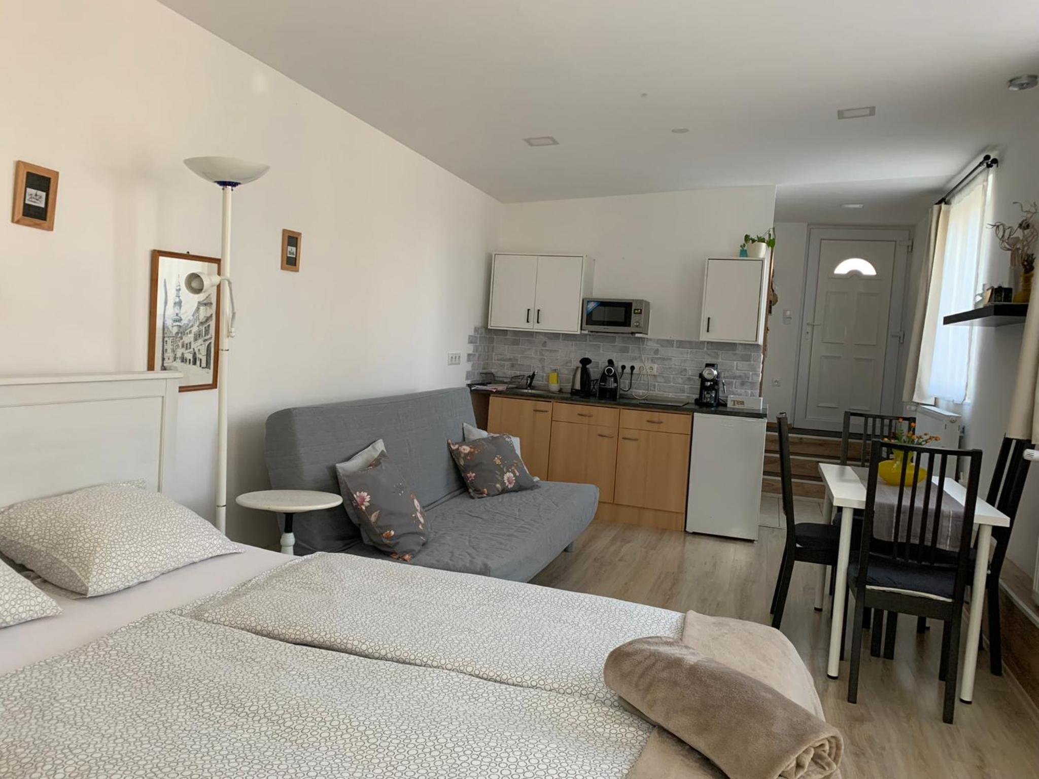 One-Bedroom Apartment - Photo 12