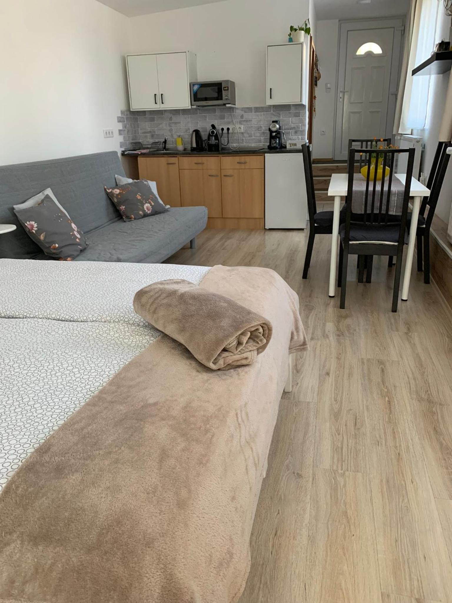 One-Bedroom Apartment - Photo 16