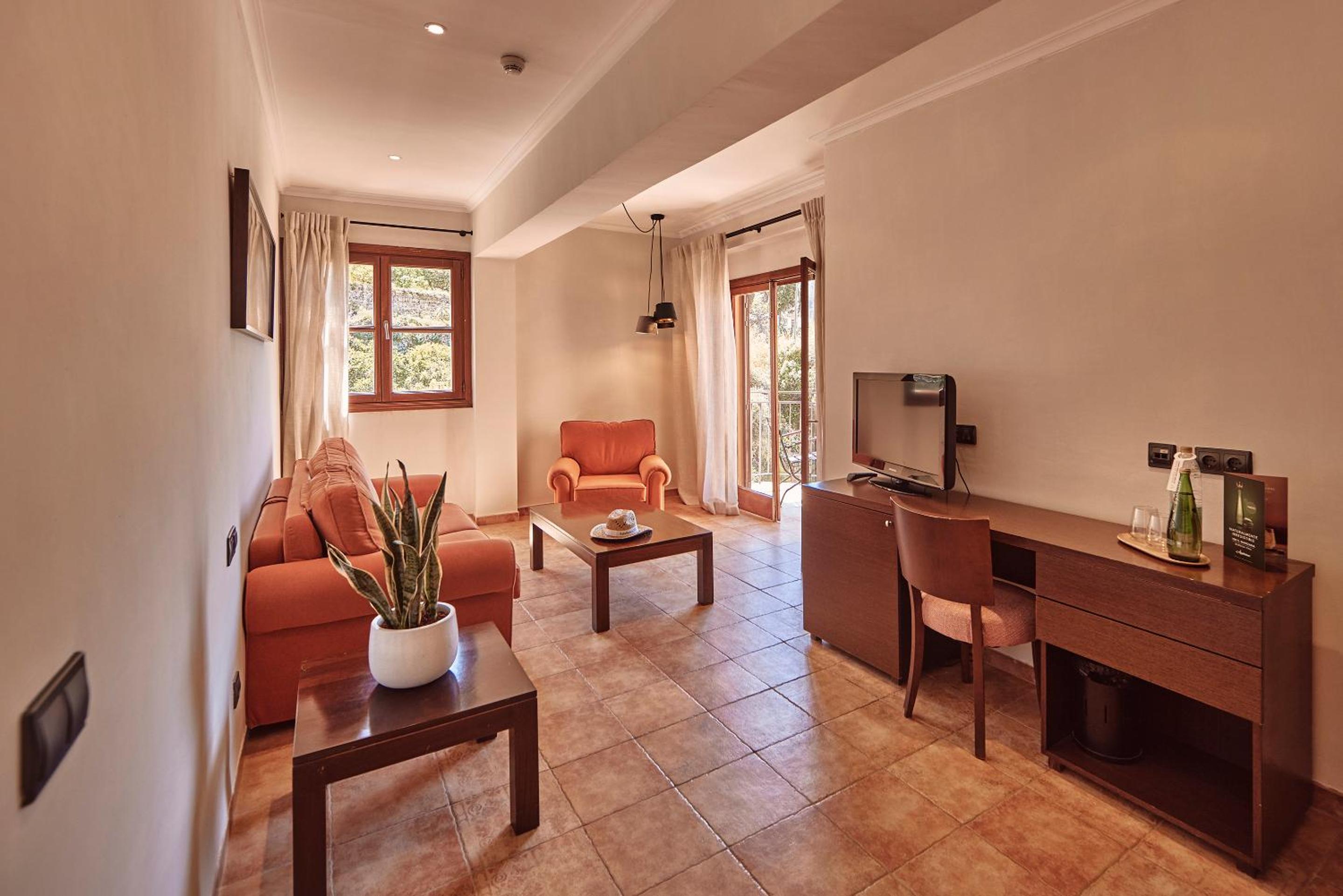 Standard Suite - Photo 5
