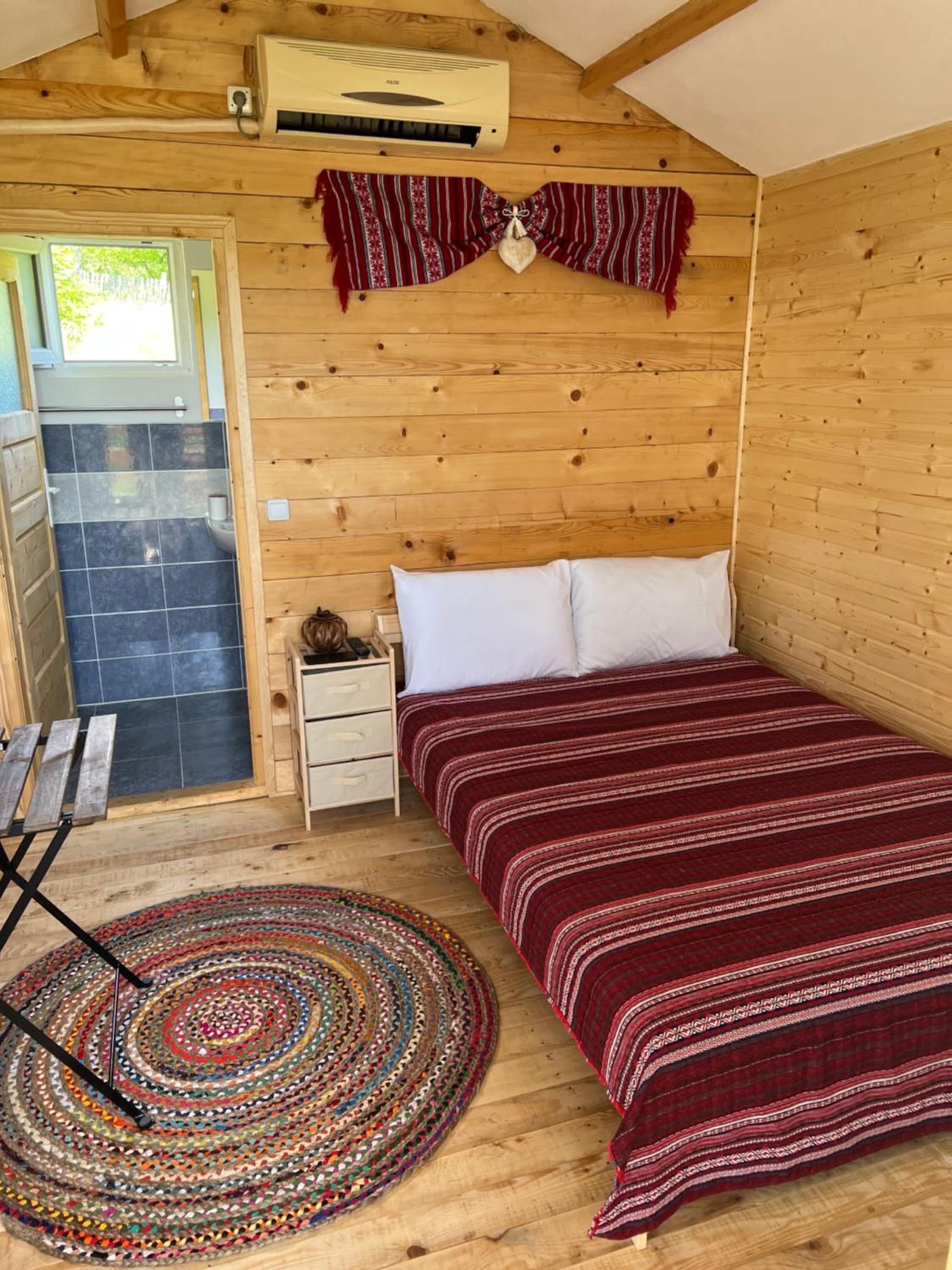 One-Bedroom House photo 1