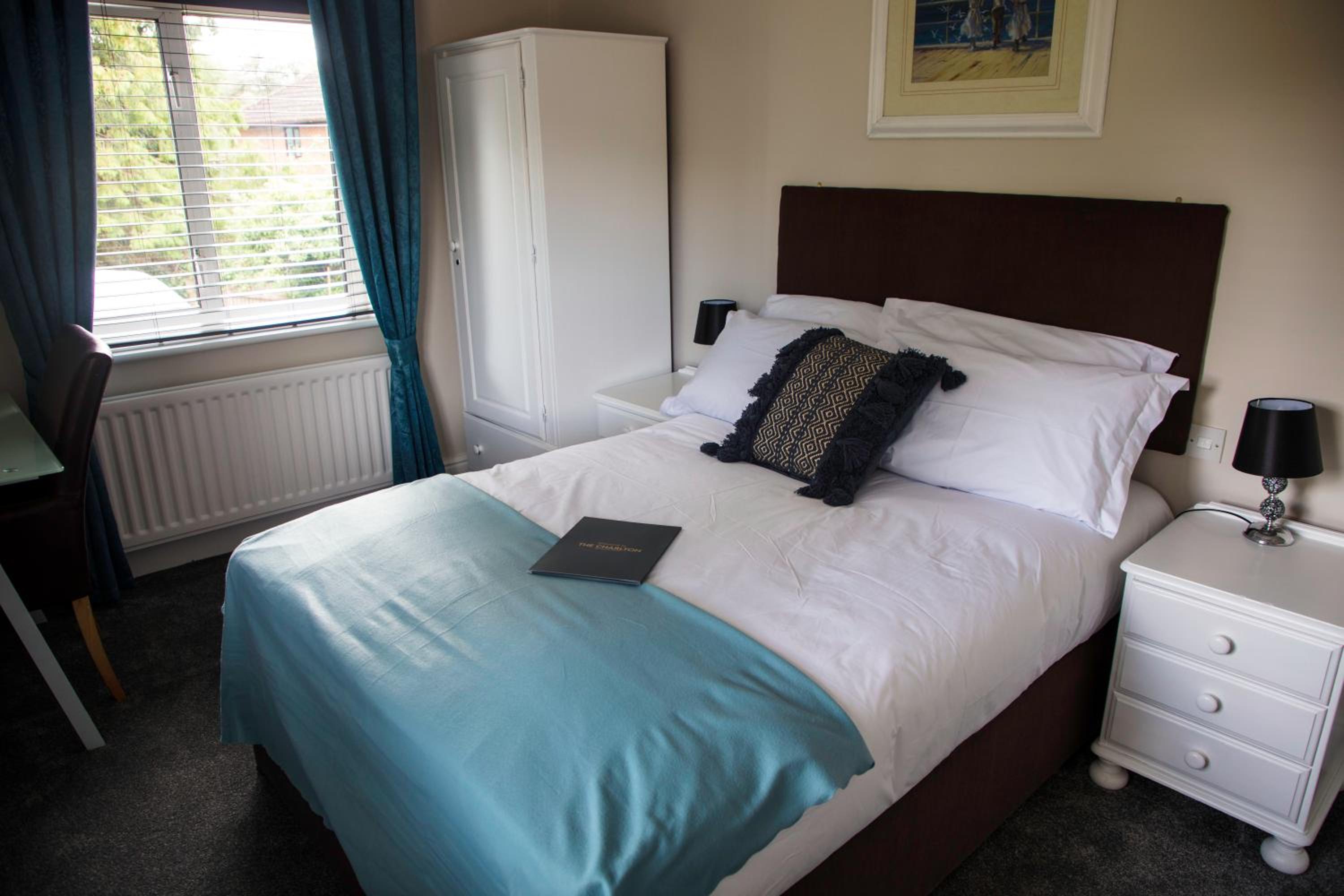 Standard Double Room - Photo 23