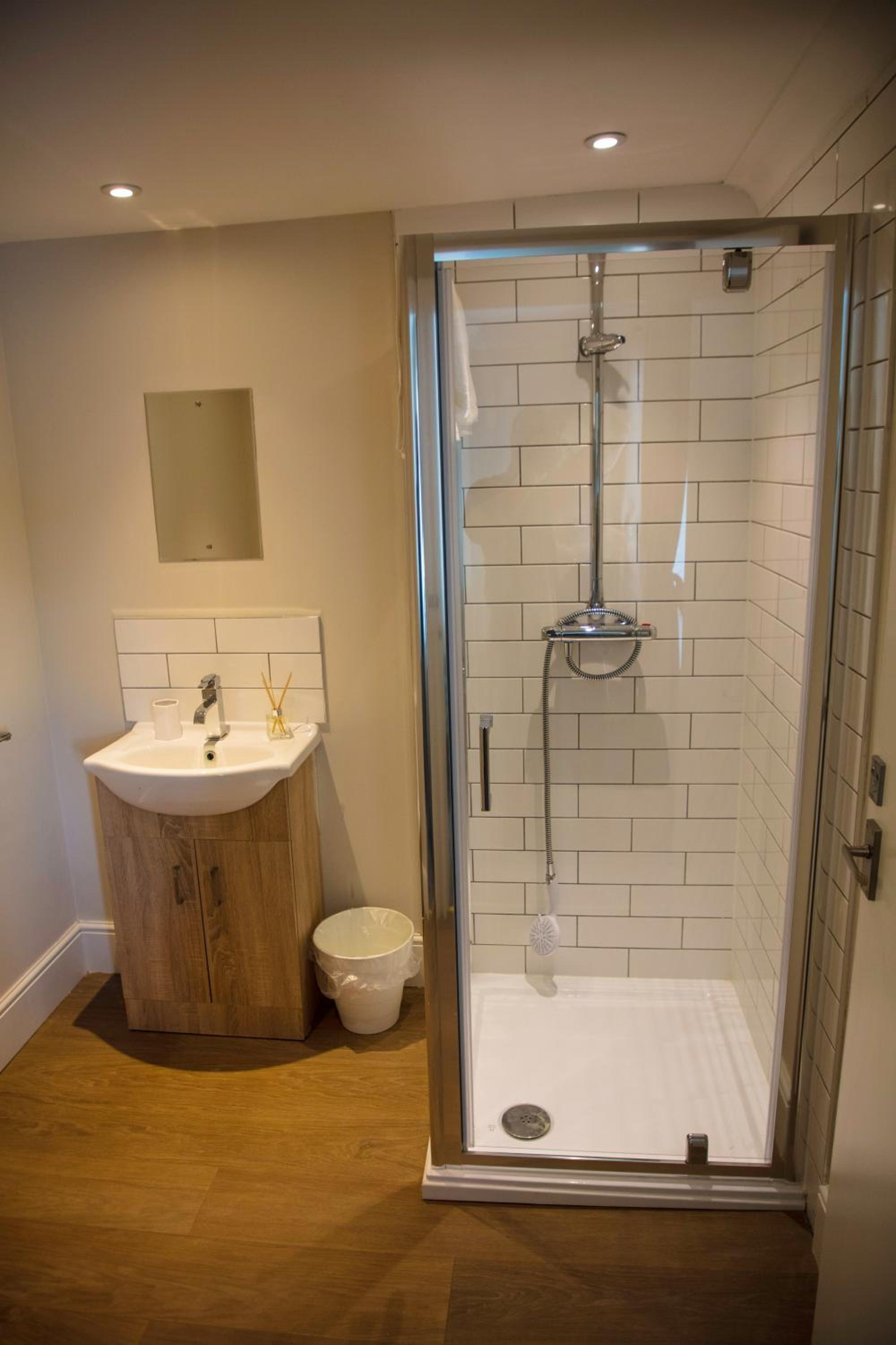 Standard Double Room - Photo 19