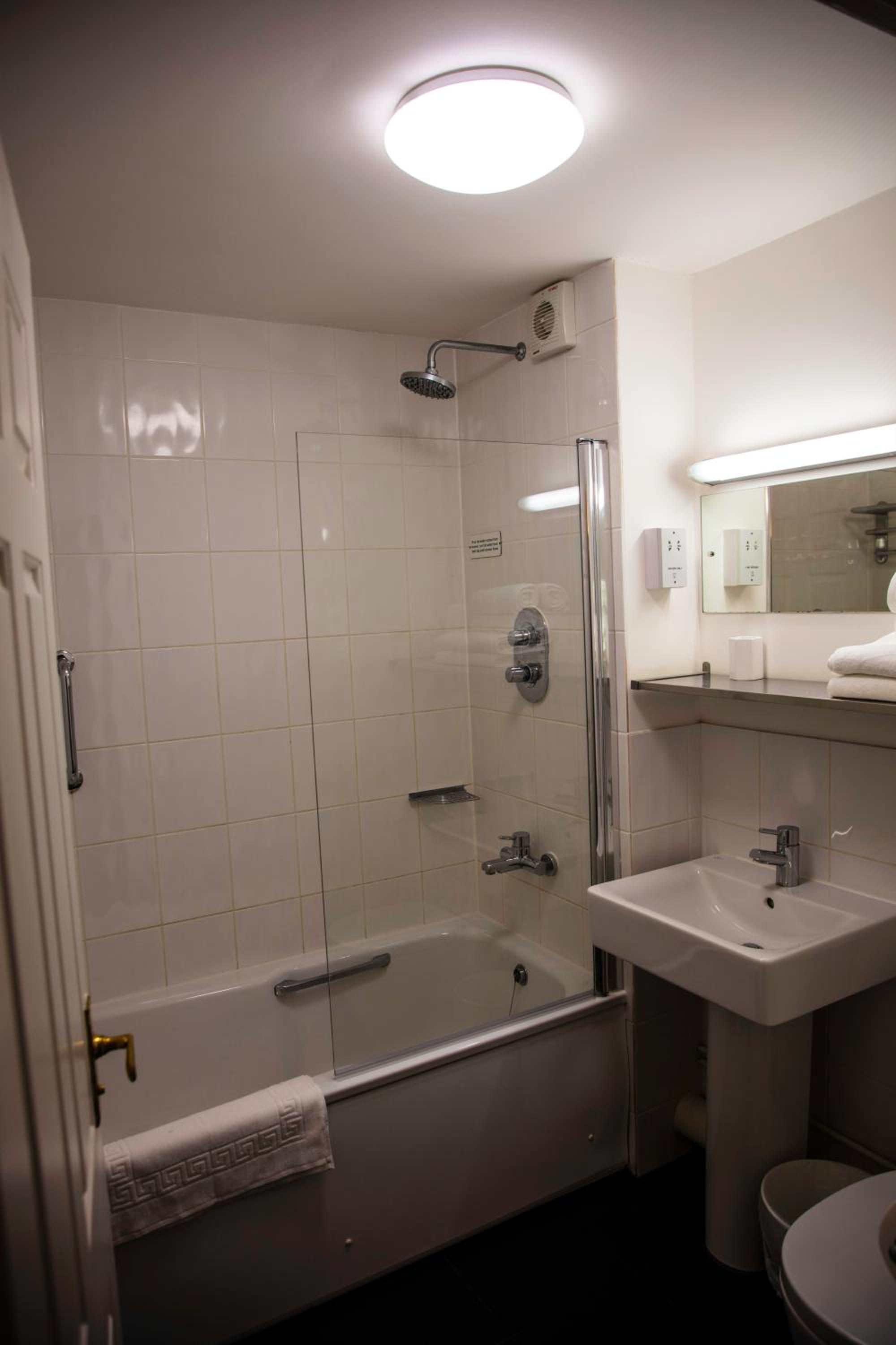 Deluxe King Room - Photo 4
