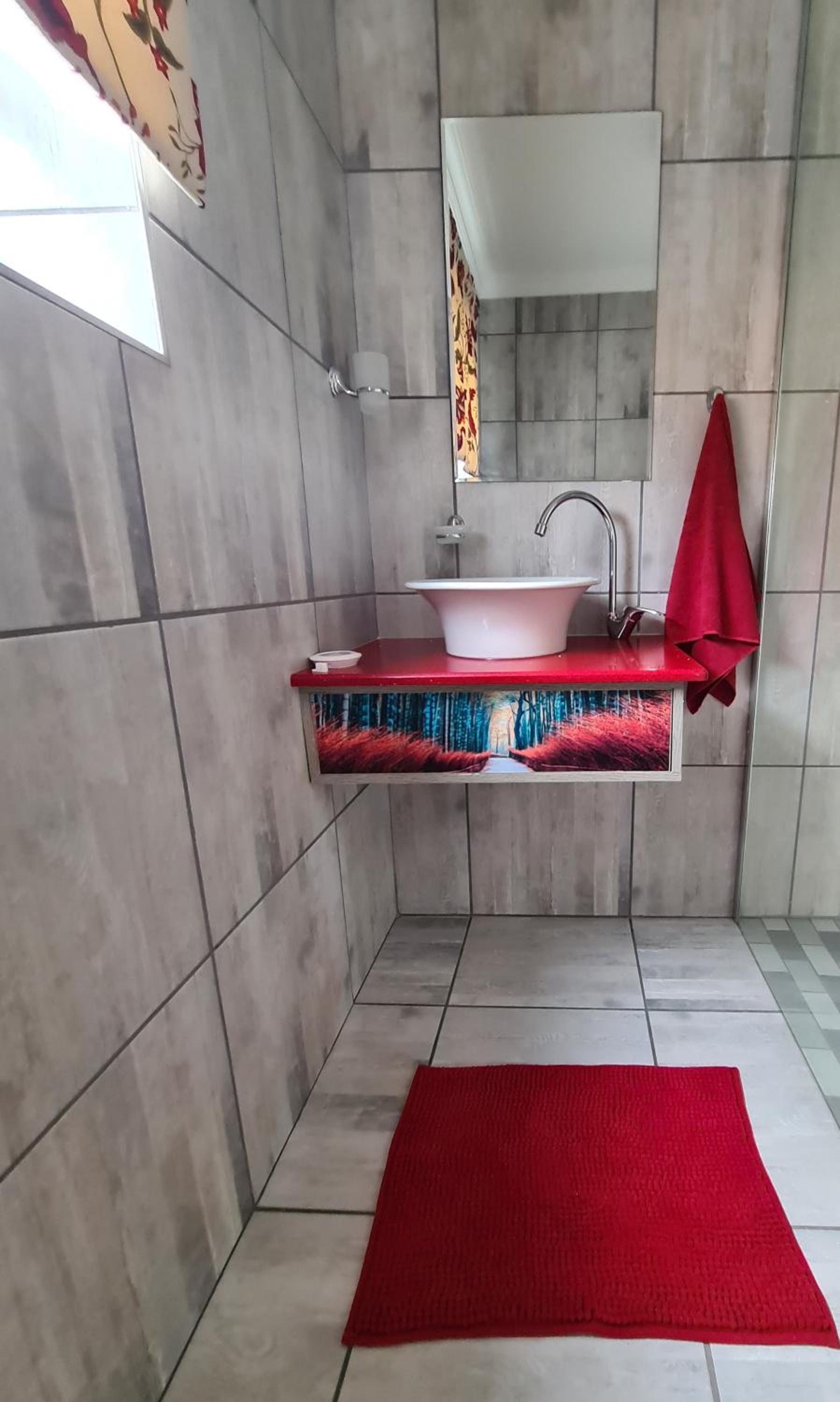 One-Bedroom Apartment - Photo 6
