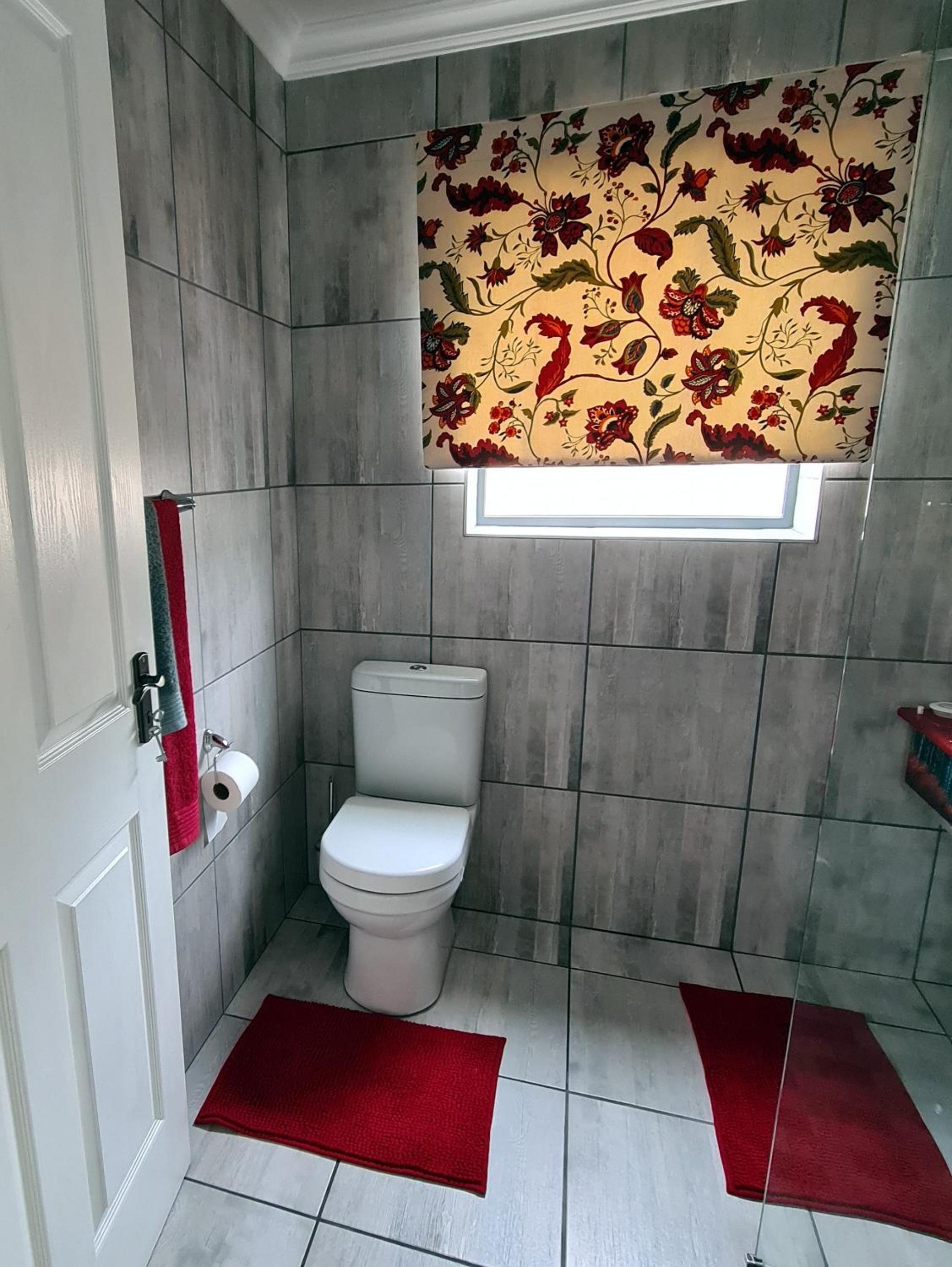 One-Bedroom Apartment - Photo 7