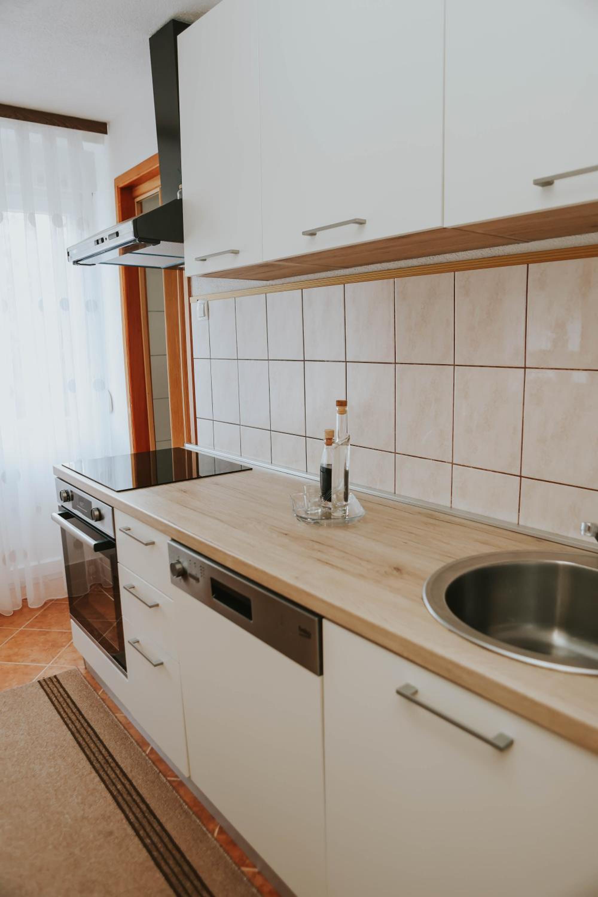 Apartment - Photo 2