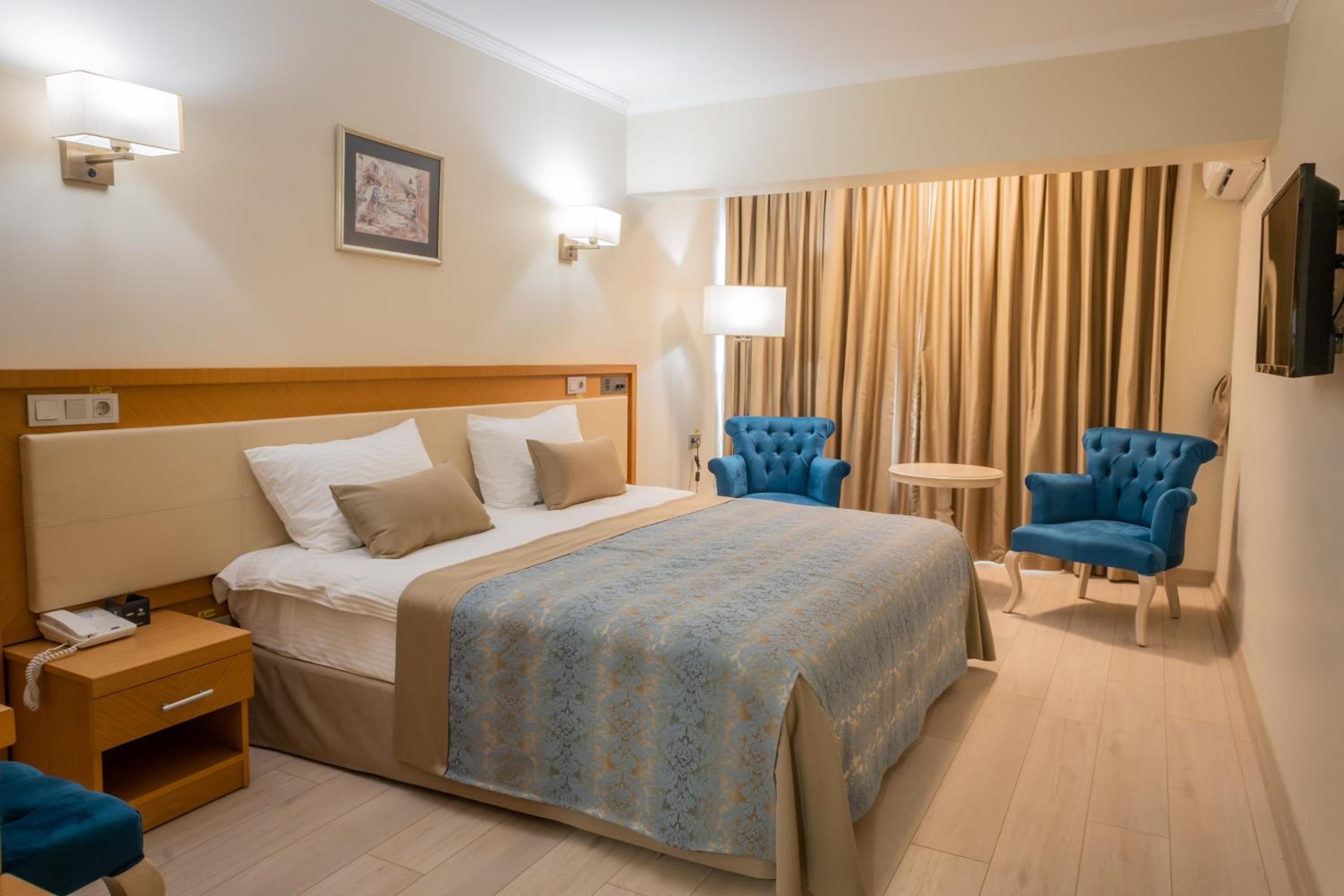 Double Room with Lake View photo 2
