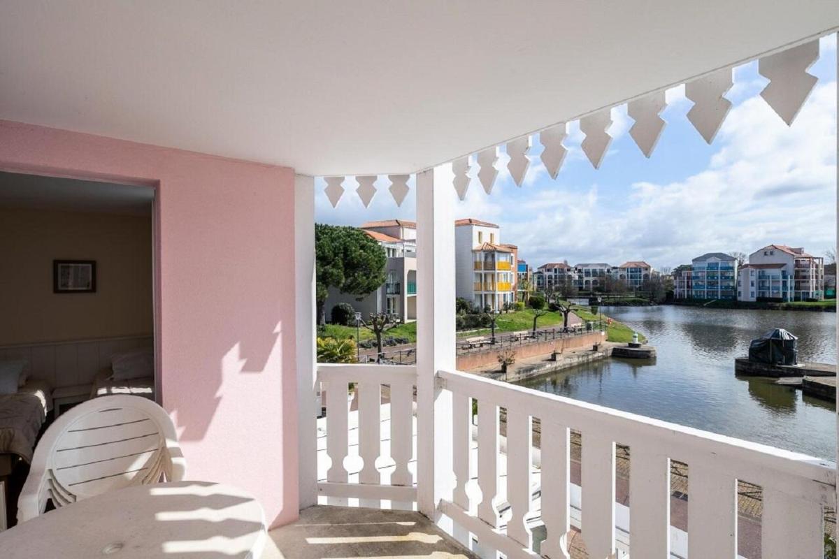 Comfort One-Bedroom Apartment (5 People)