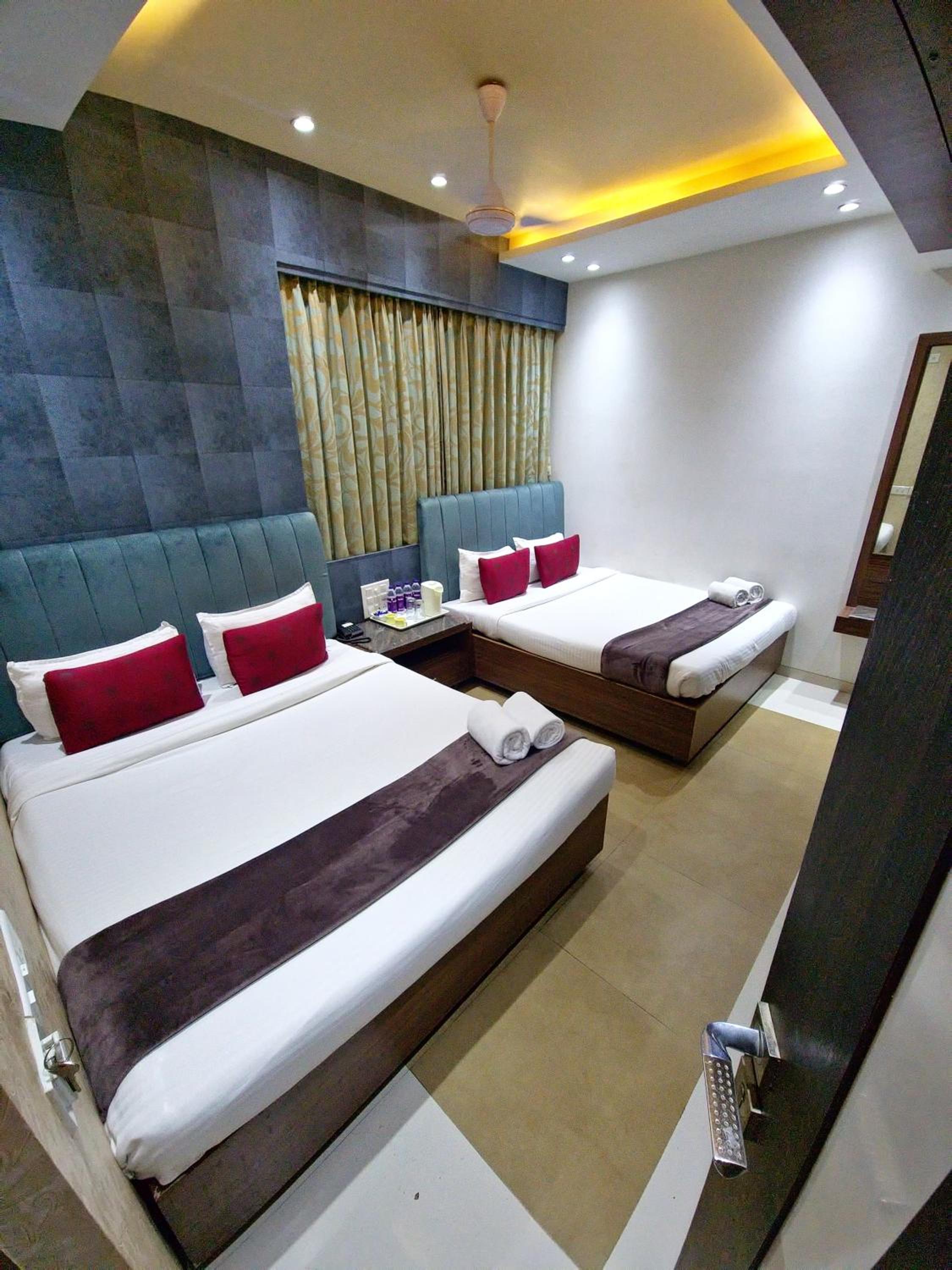 Premium Quadruple Room - Photo 7