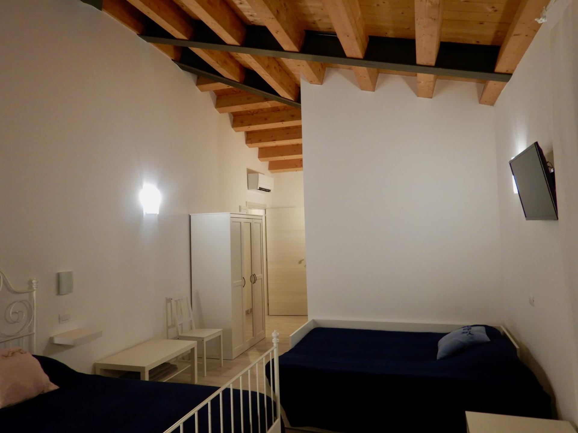Deluxe Room - Photo 4