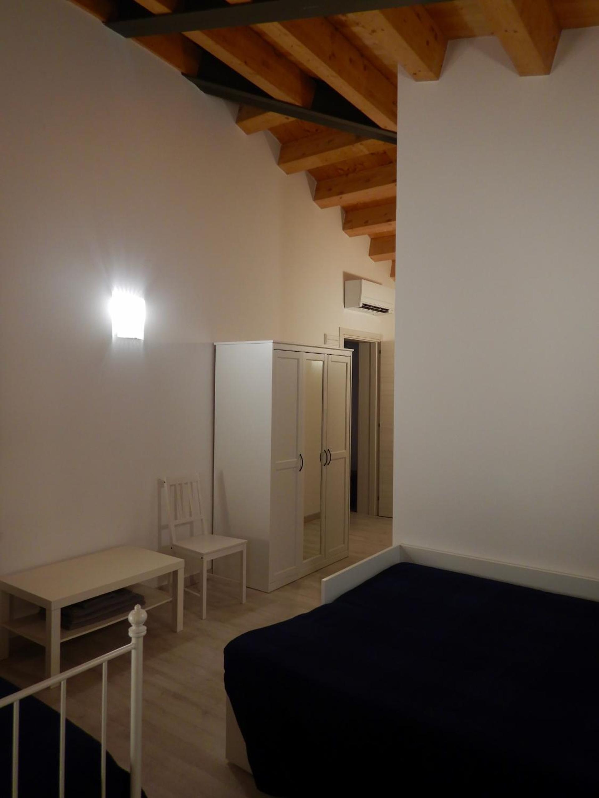 Deluxe Room - Photo 19