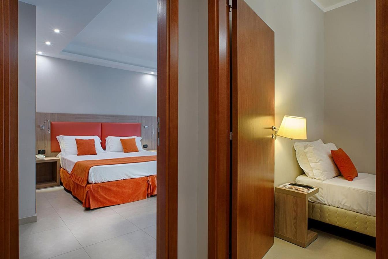 Suite - Photo 1