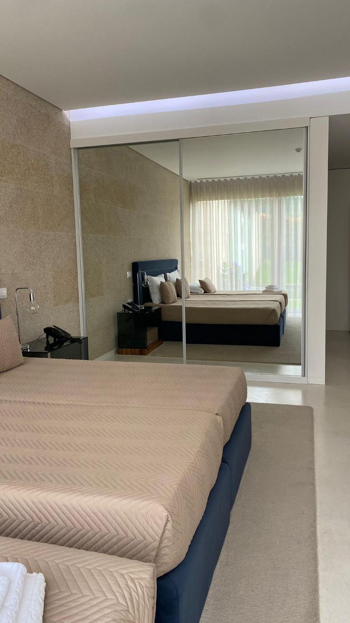 Twin Room - Disability Access - Photo 9
