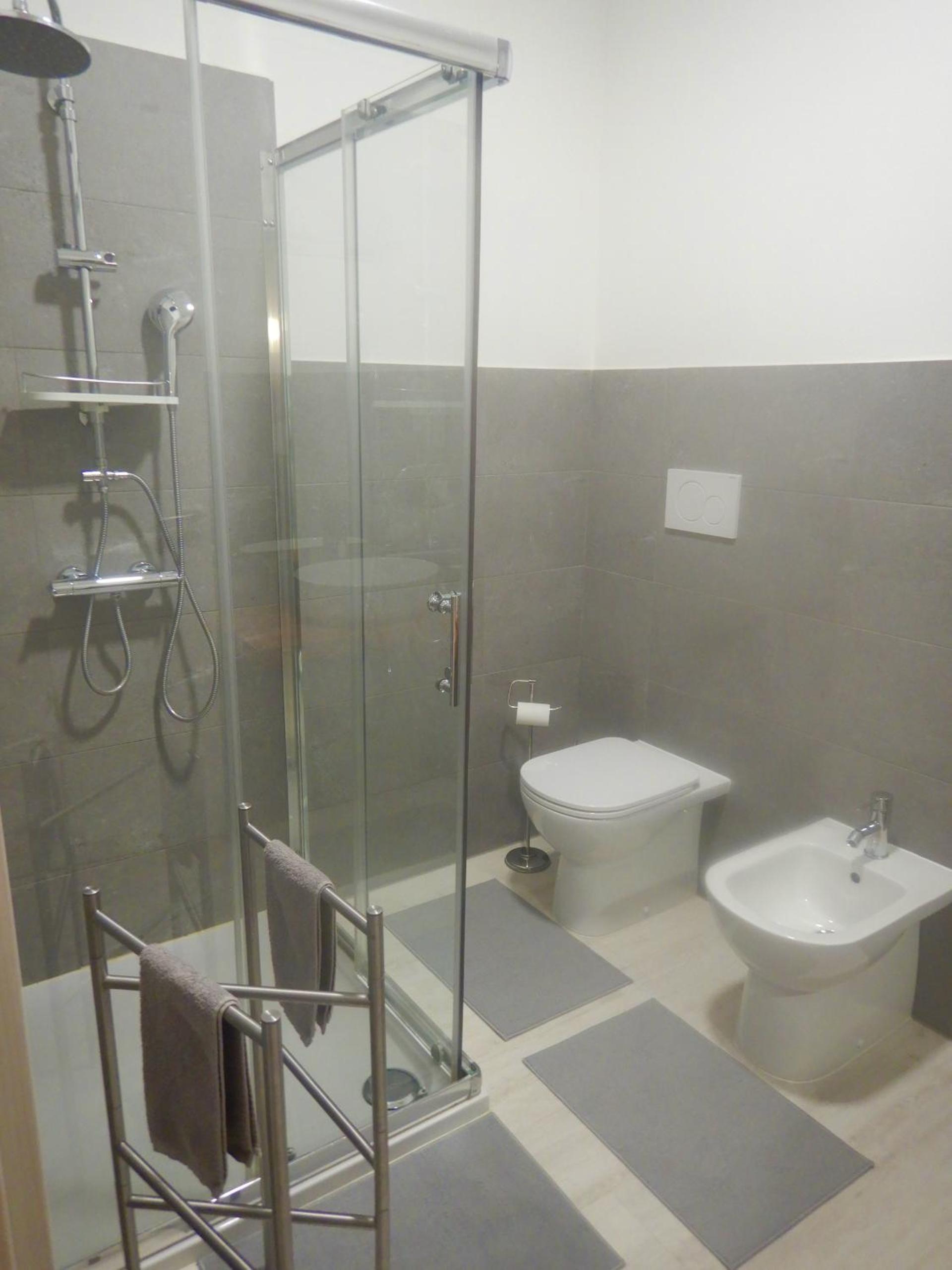 Standard Double Room - Photo 5