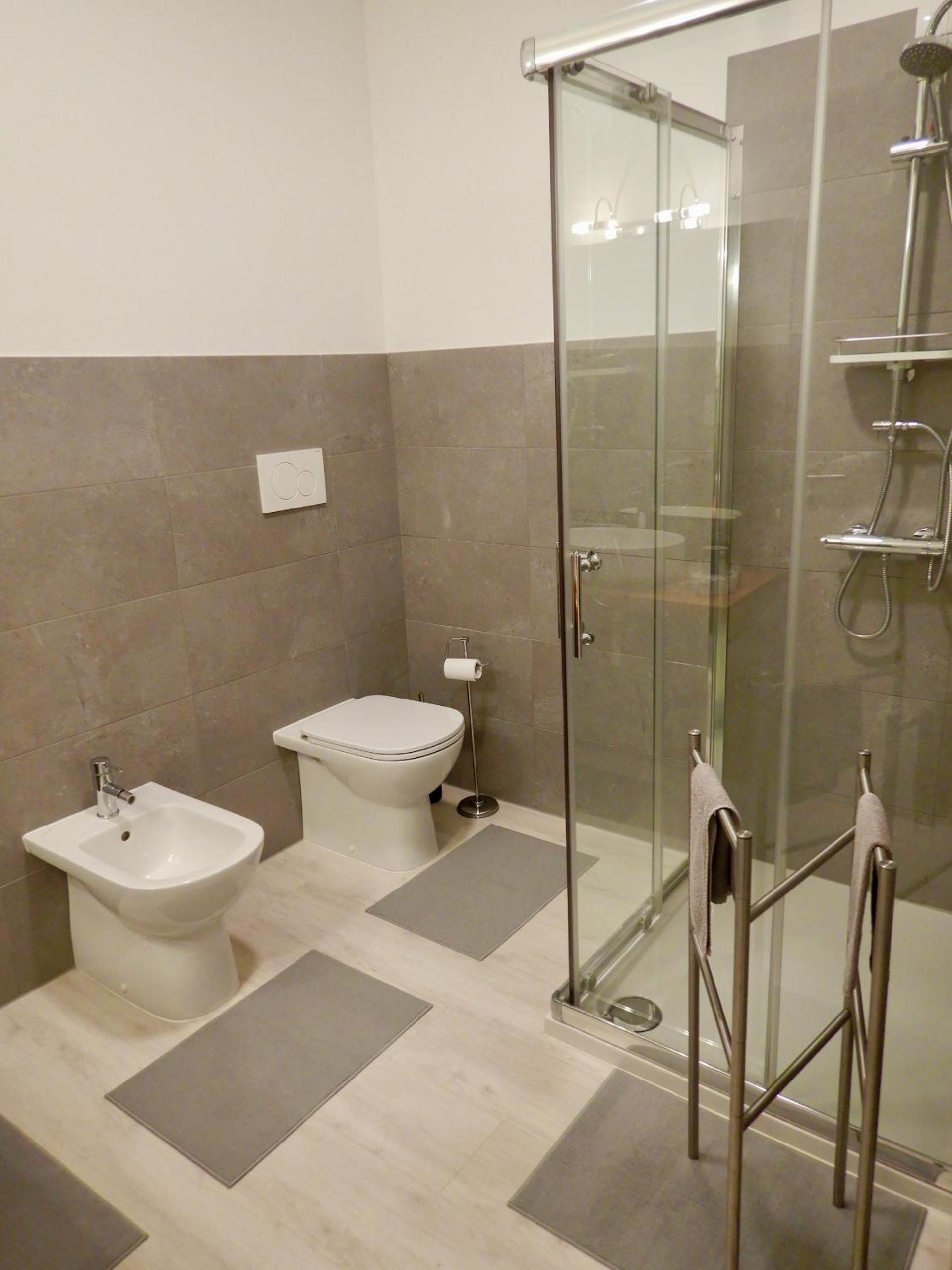 Standard Double Room - Photo 3