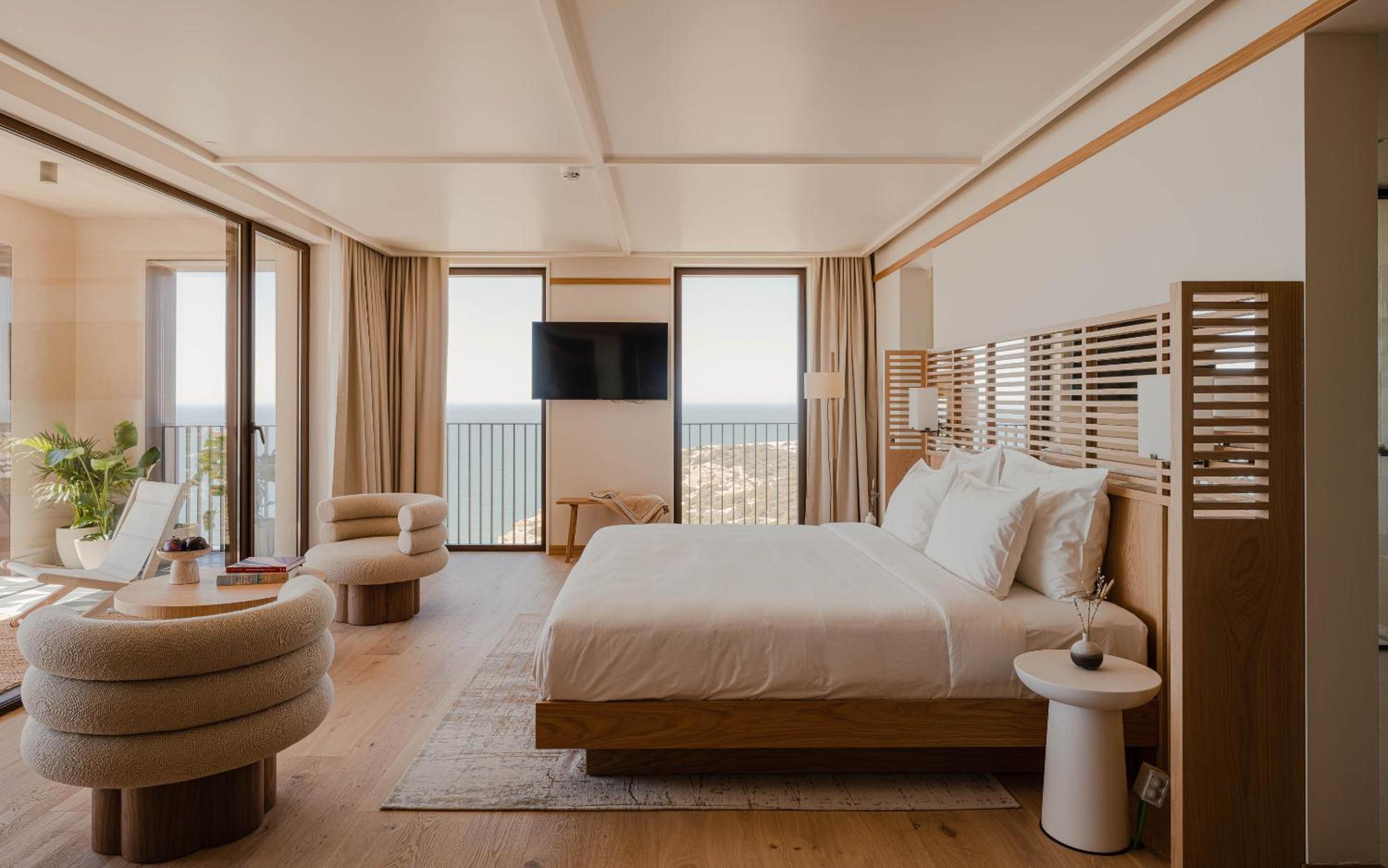 Master Suite with Panoramic Ocean View - Photo 1