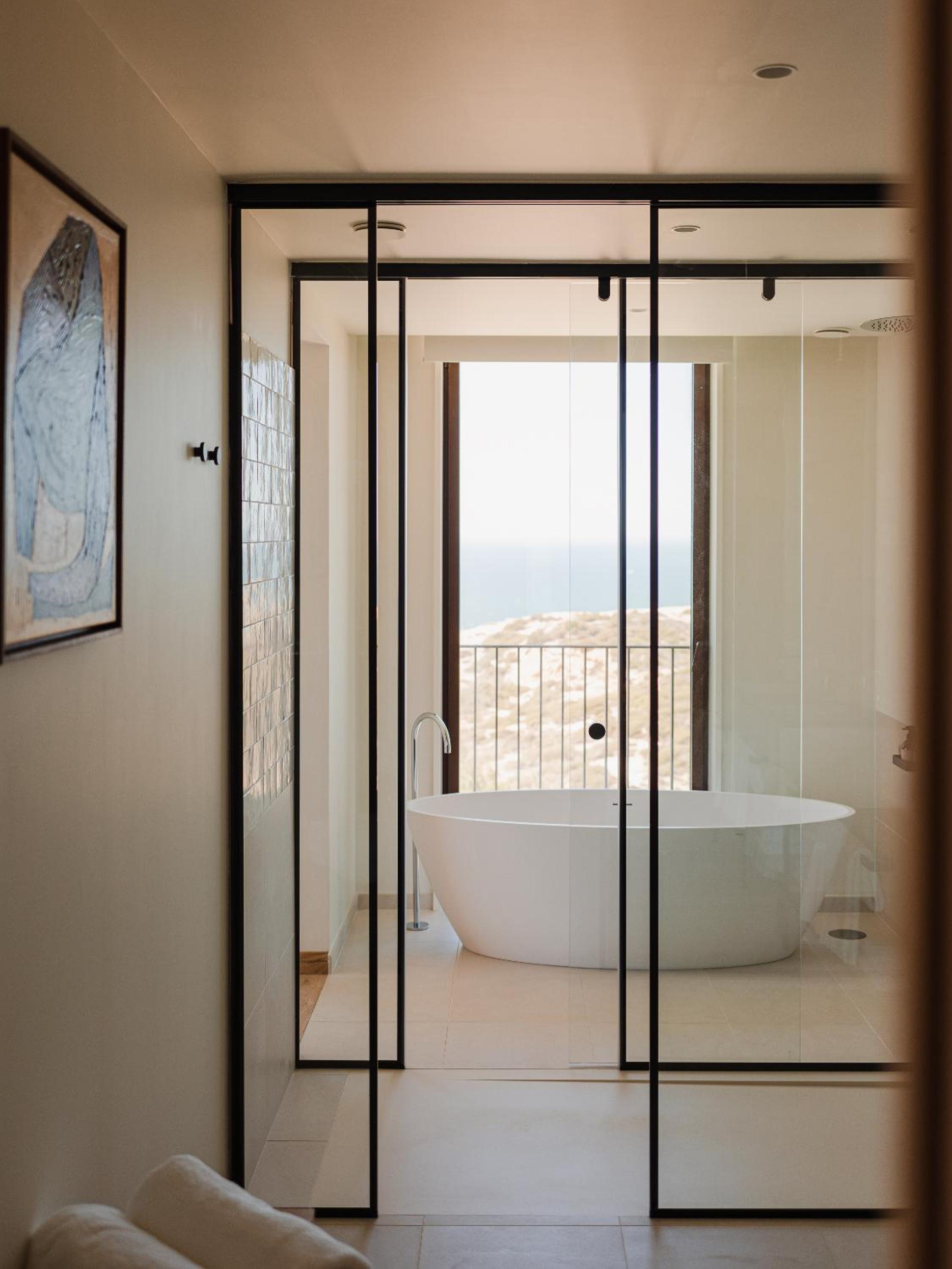 Master Suite with Panoramic Ocean View - Photo 2