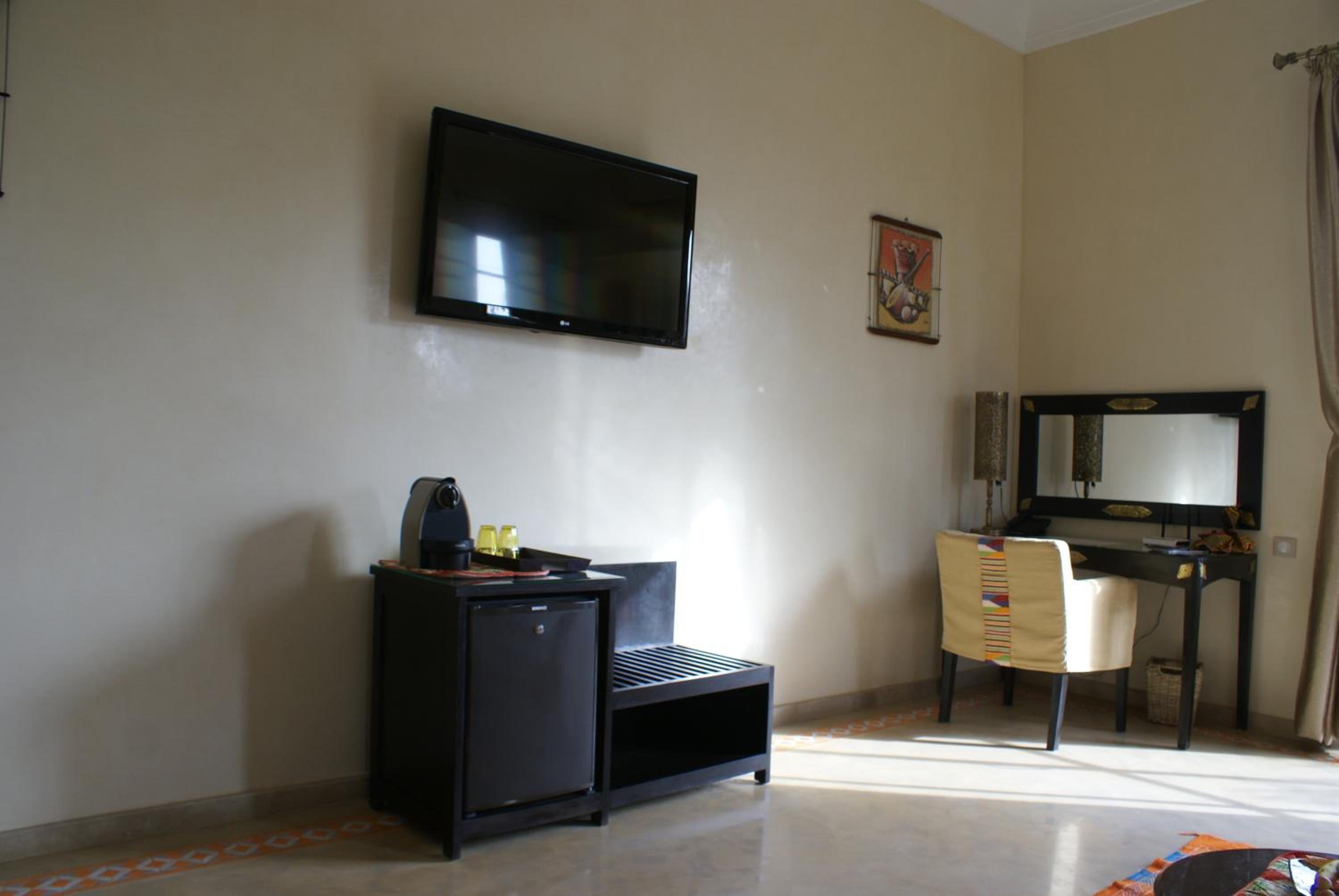 Junior Suite with Garden View photo 3