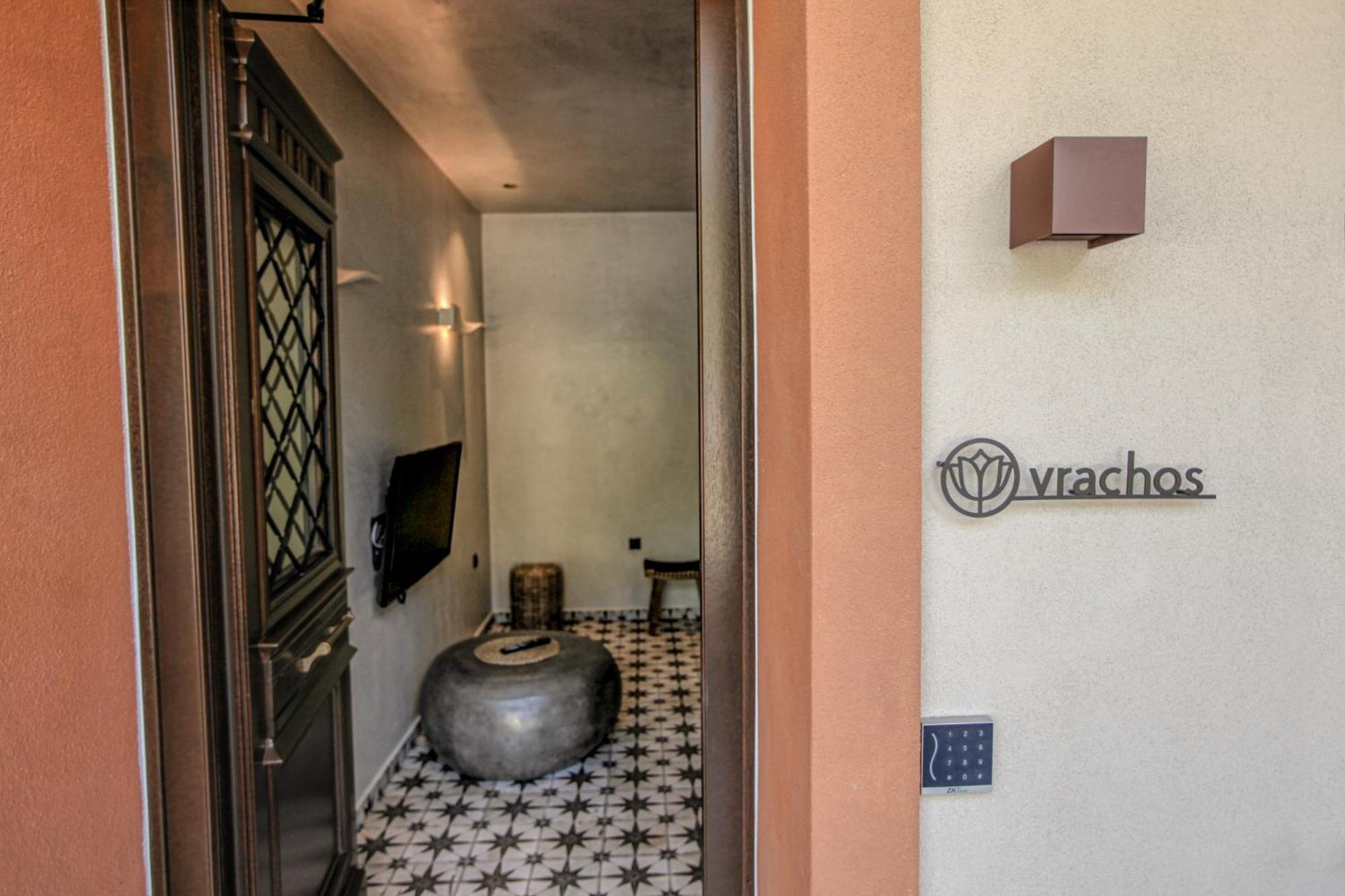 Deluxe Suite with Spa Bath - Photo 14