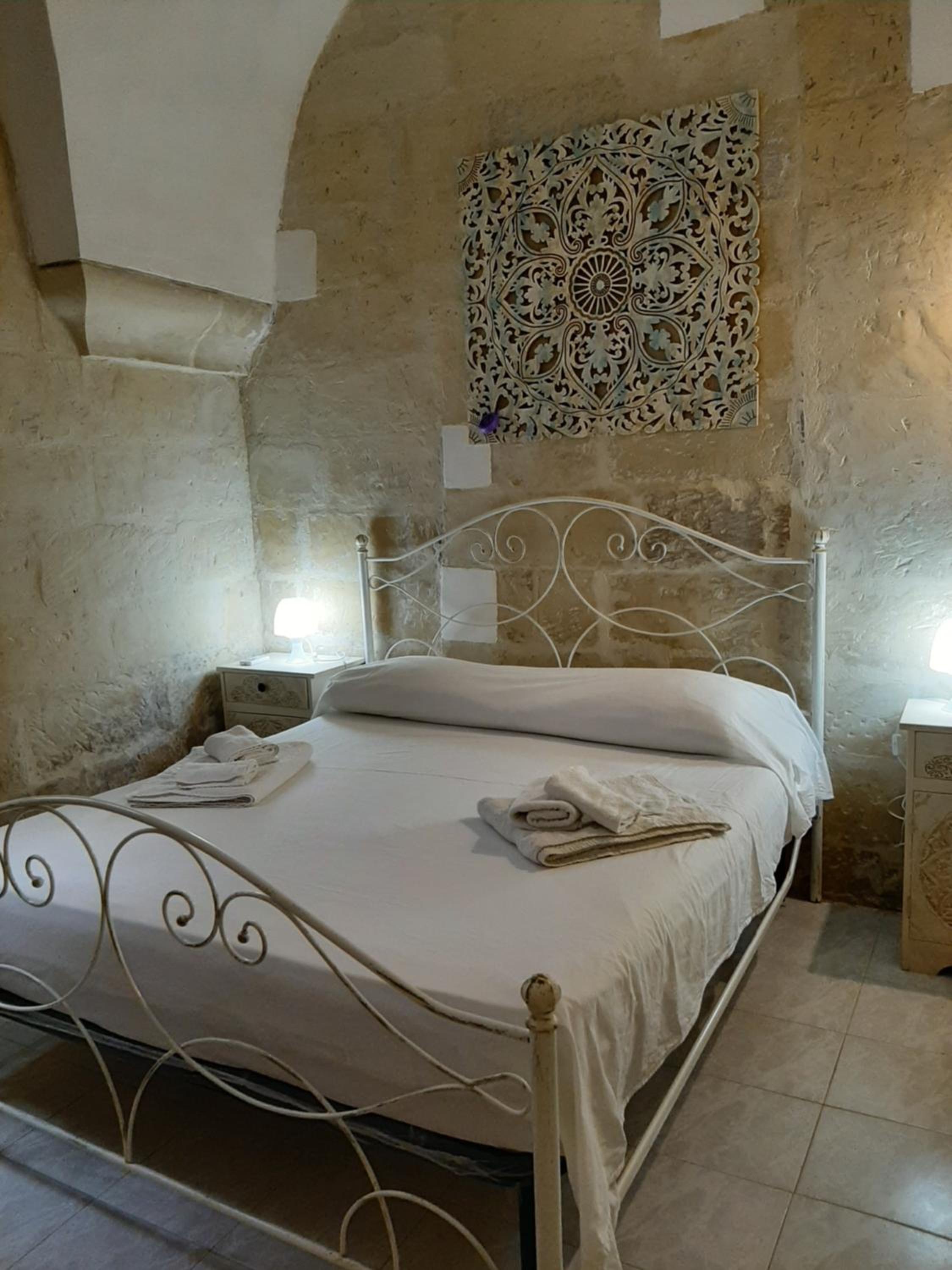 One-Bedroom Apartment - Photo 24