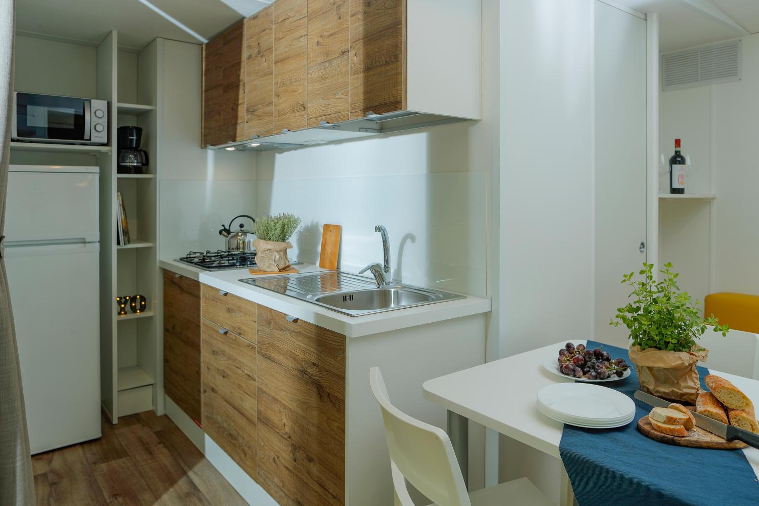 Superior Bungalow - Photo 5