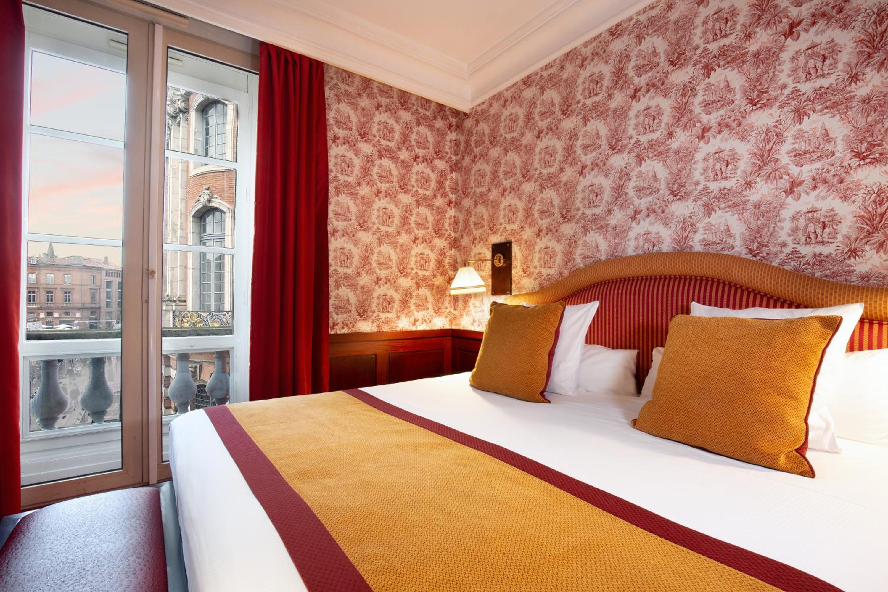 Suite - Photo 12