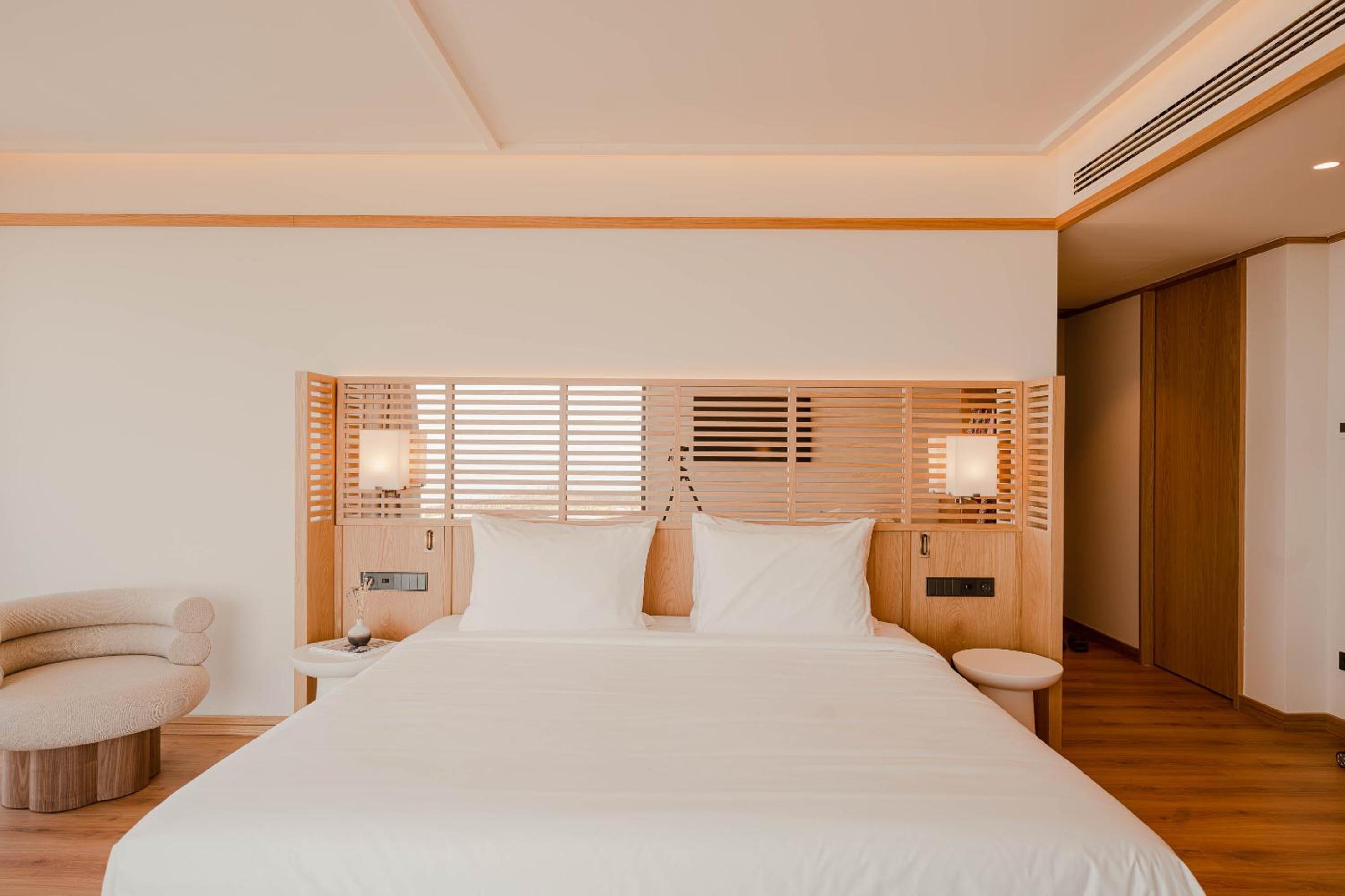 Junior Suite with Ocean View - Photo 1