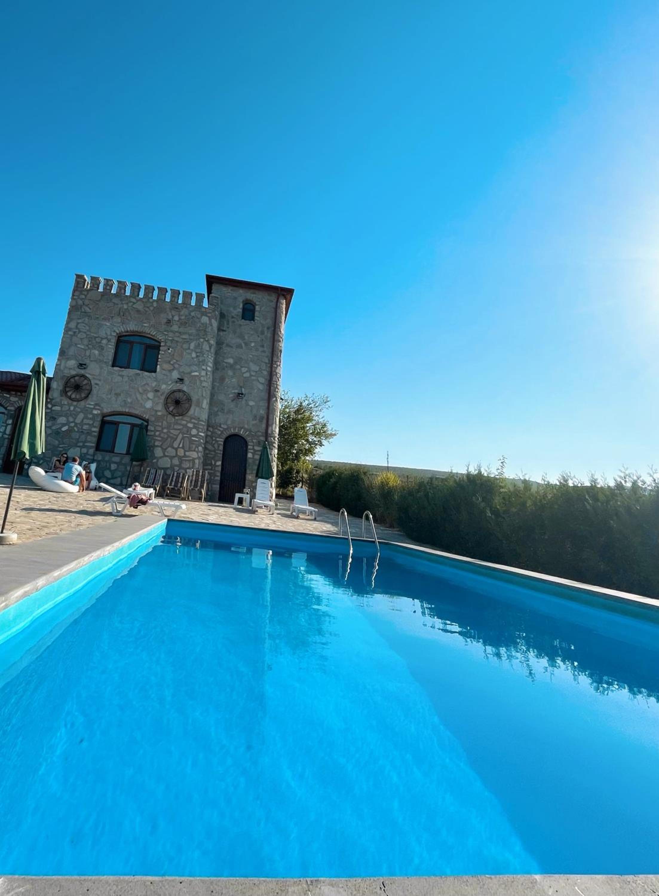 King Room with Pool View - Photo 10