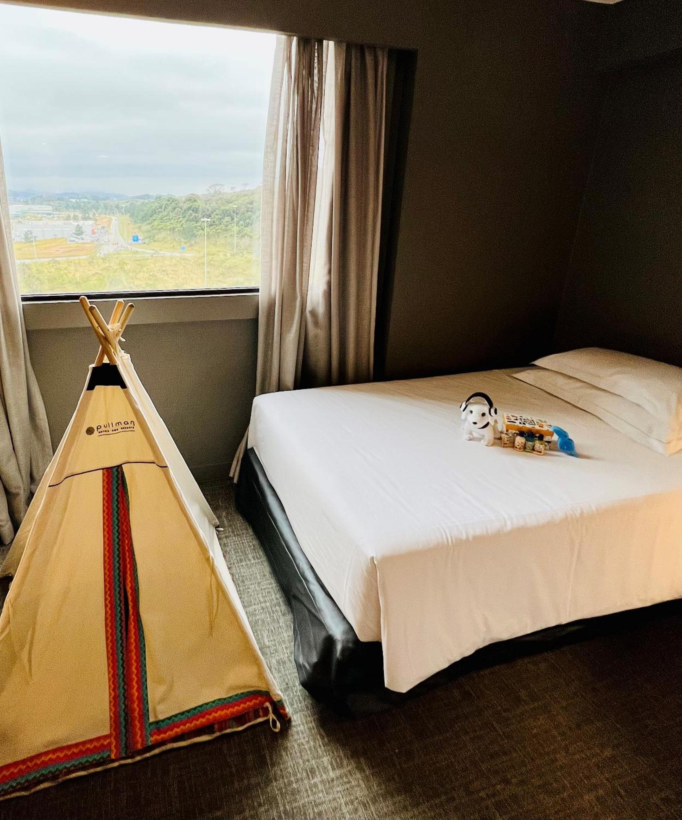 Family Room with One King and One Single Bed thumbnail 5