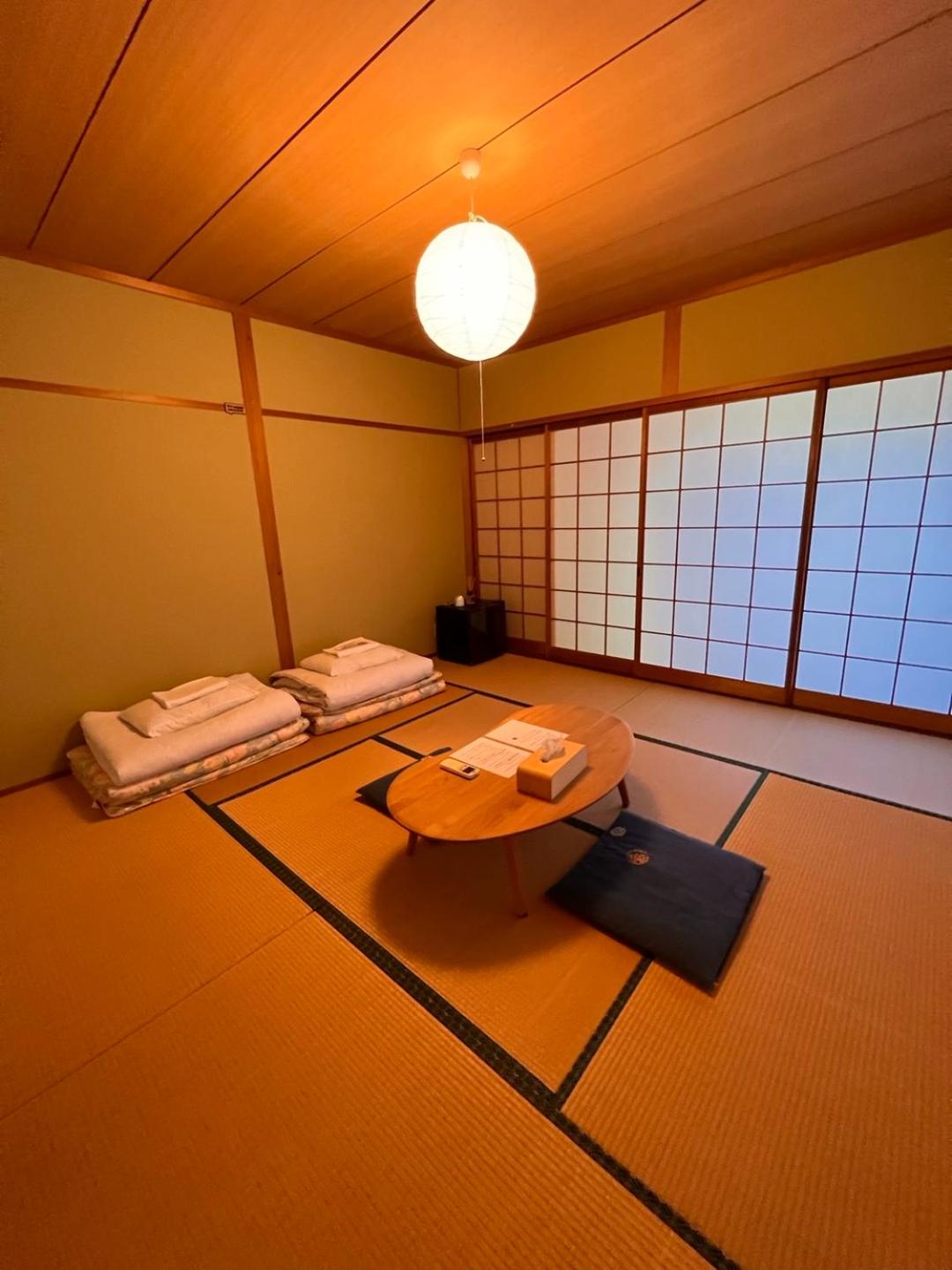 Japanese-Style Room with Shared Bathroom - Photo 13
