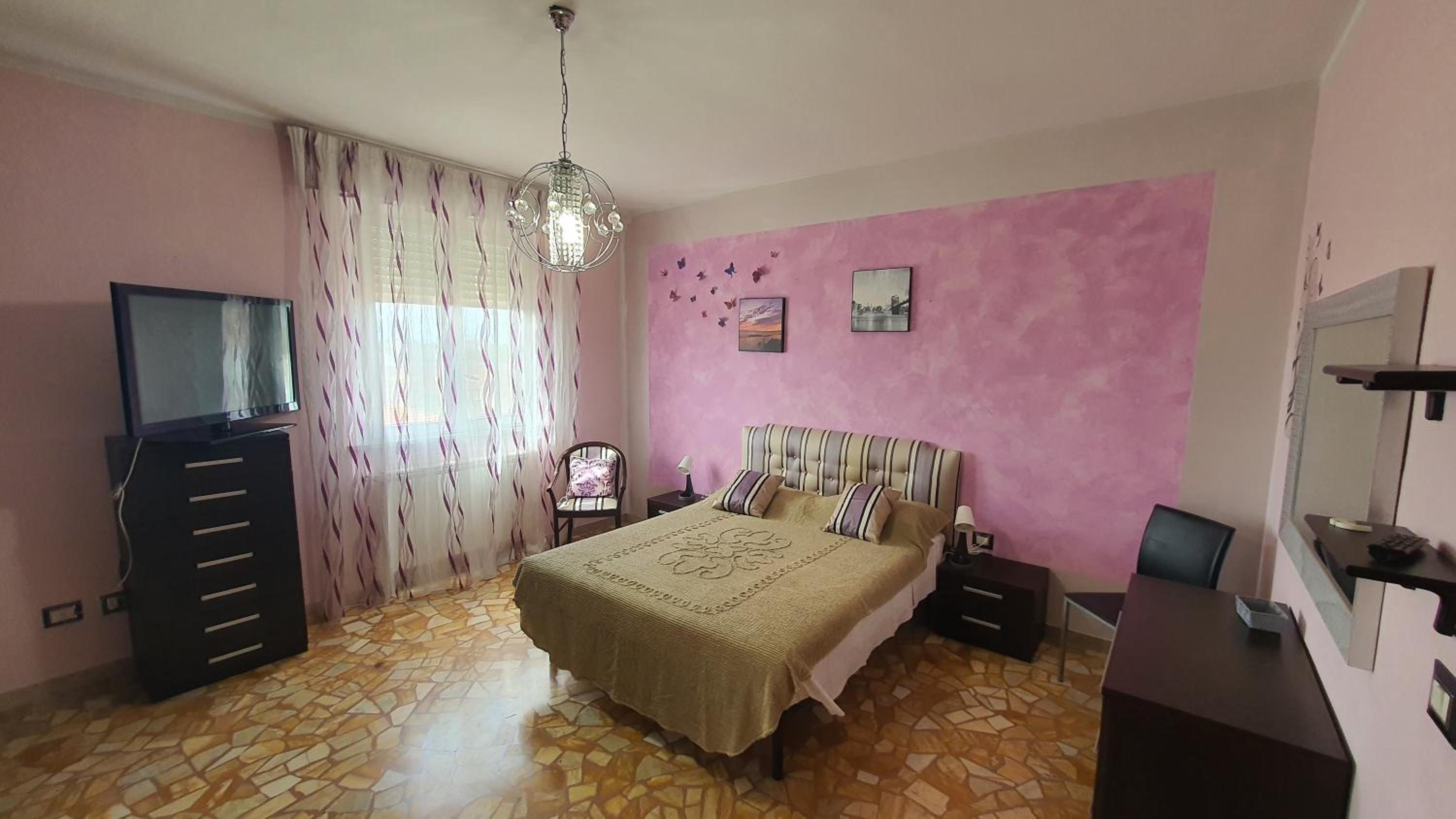 Deluxe Room with shared bathroom photo 3