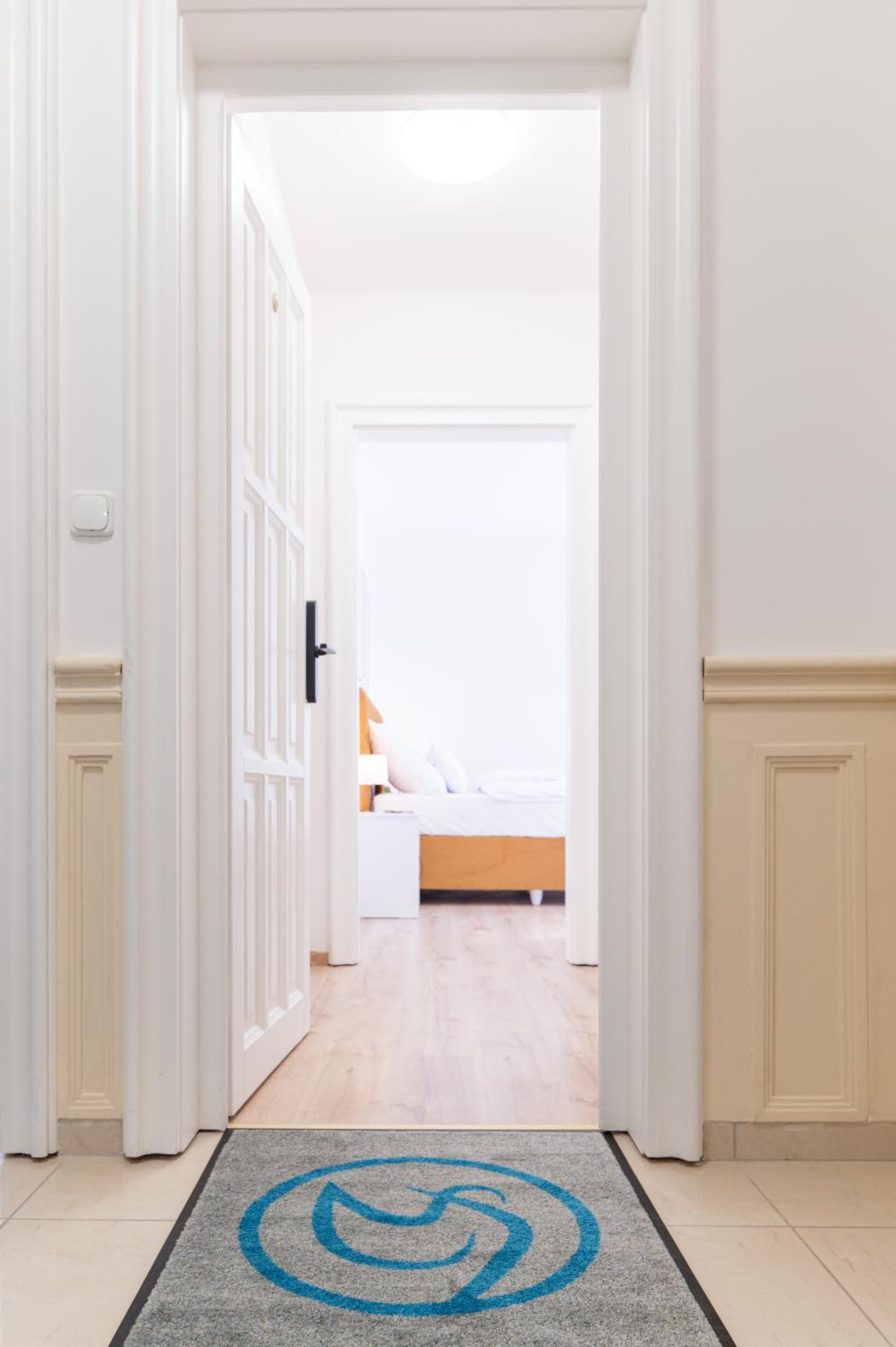 Standard Queen Room - Photo 26