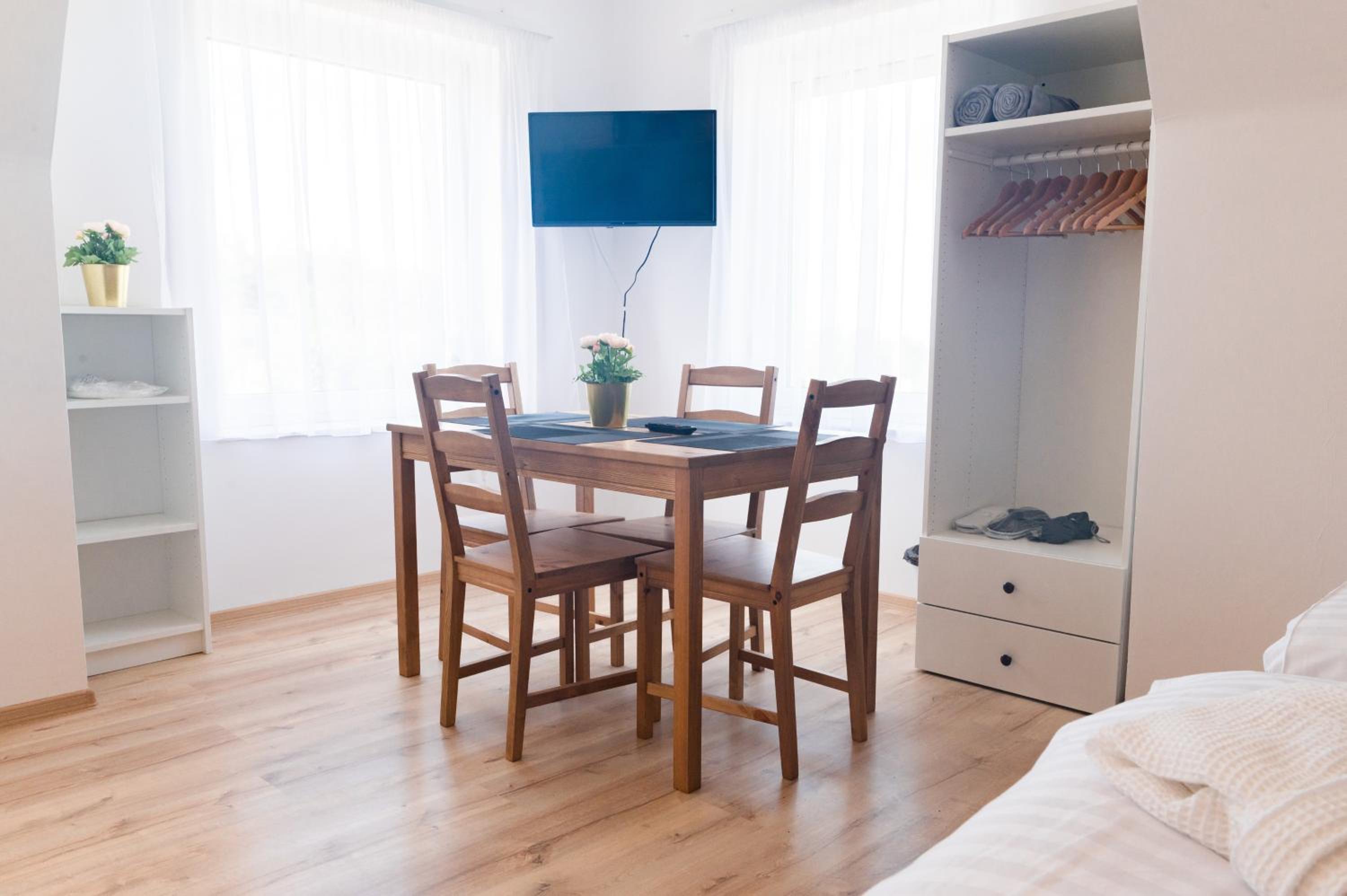 Standard Twin Room - Photo 15