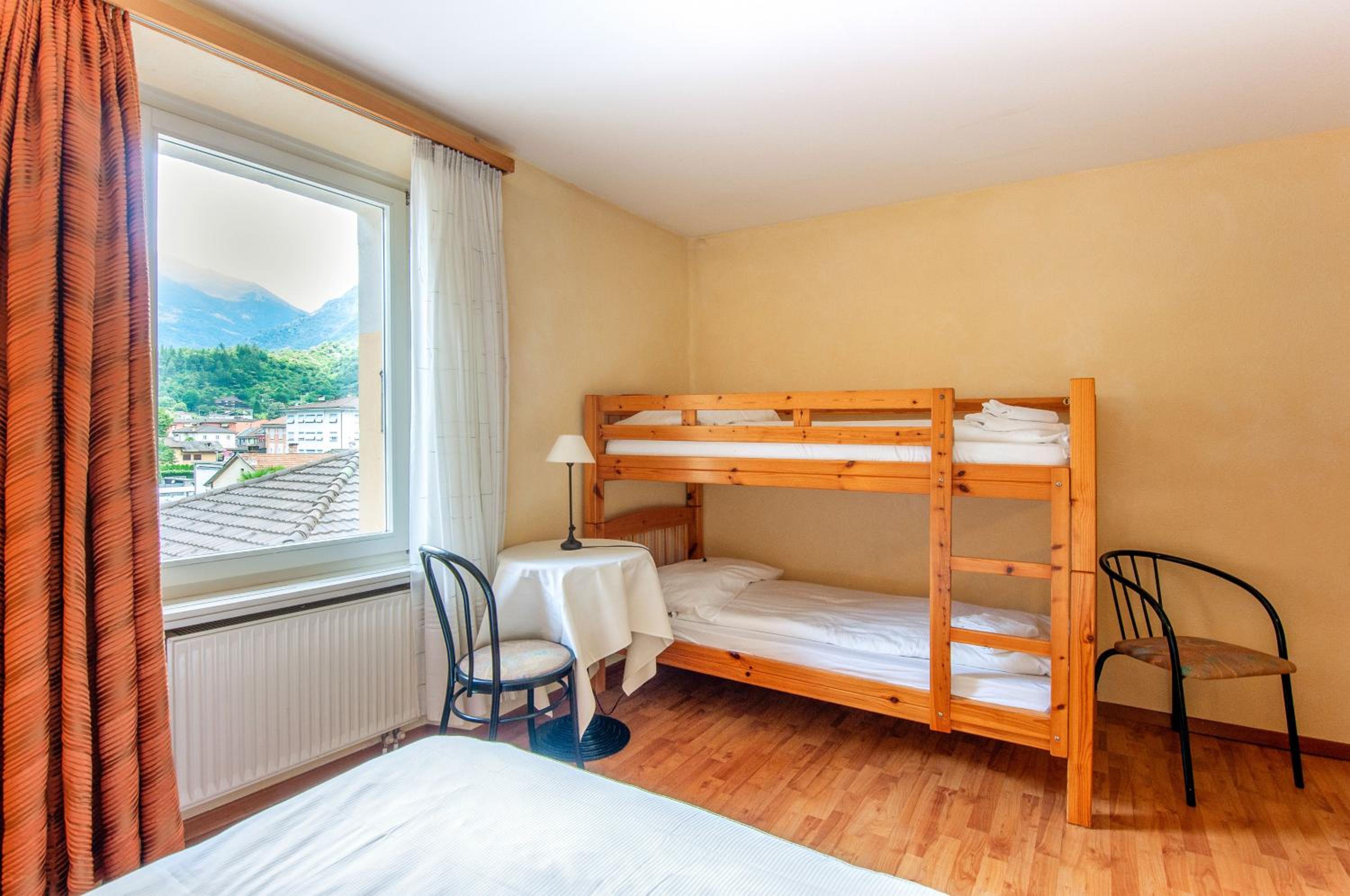 Quadruple Room With Shared Bathroom photo 2