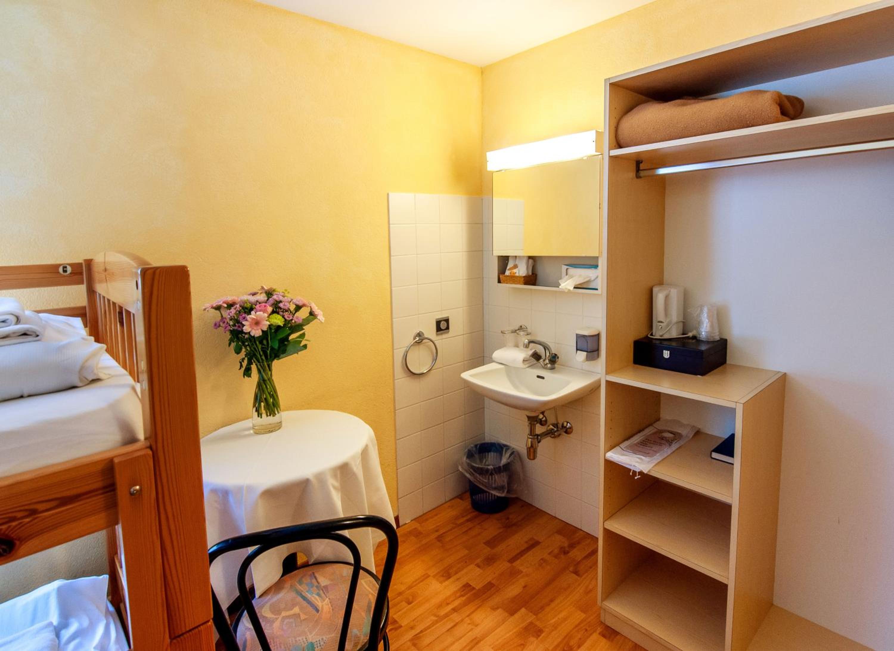 Quadruple Room With Shared Bathroom photo 3
