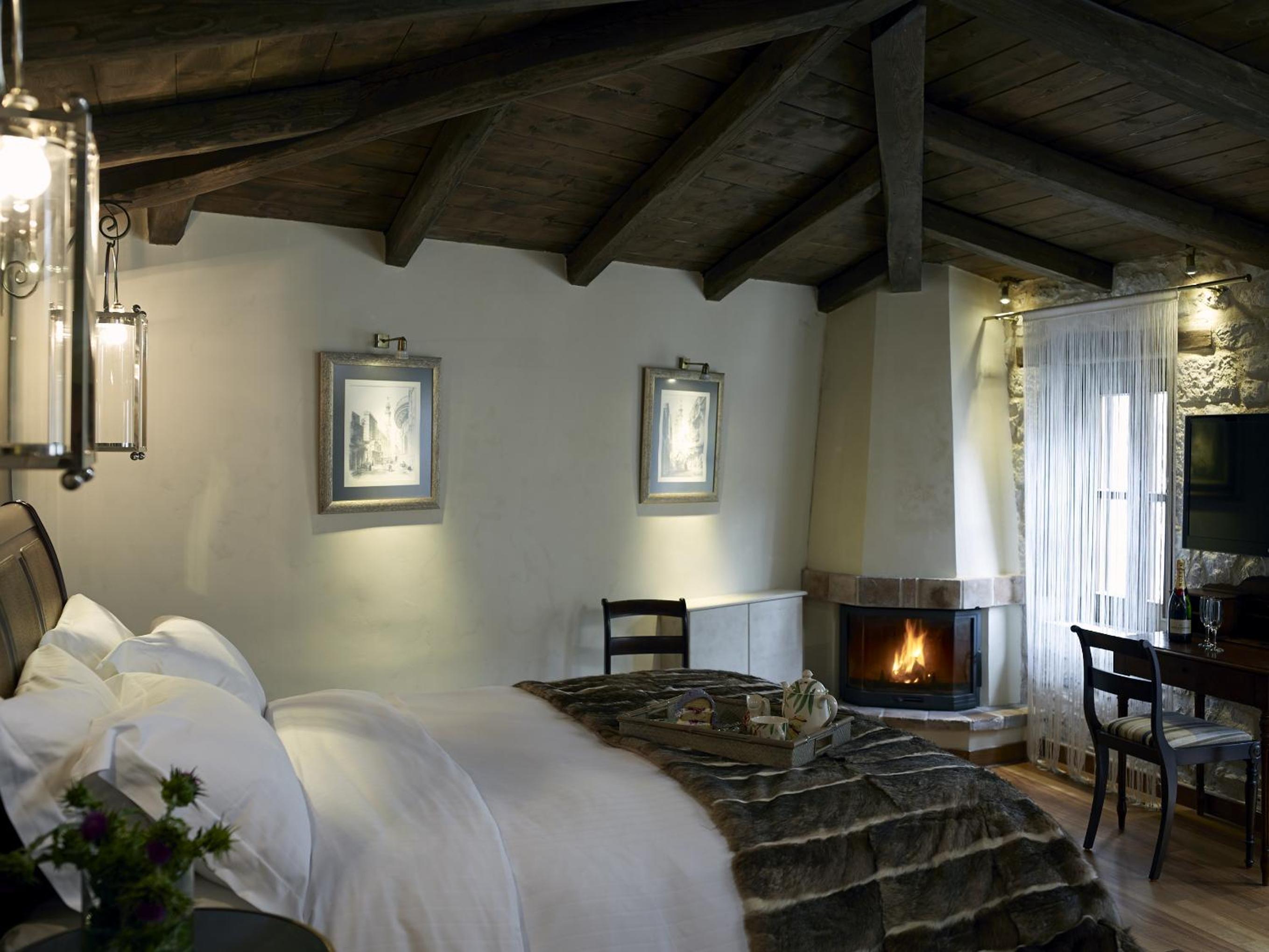 Deluxe Suite - Photo 10
